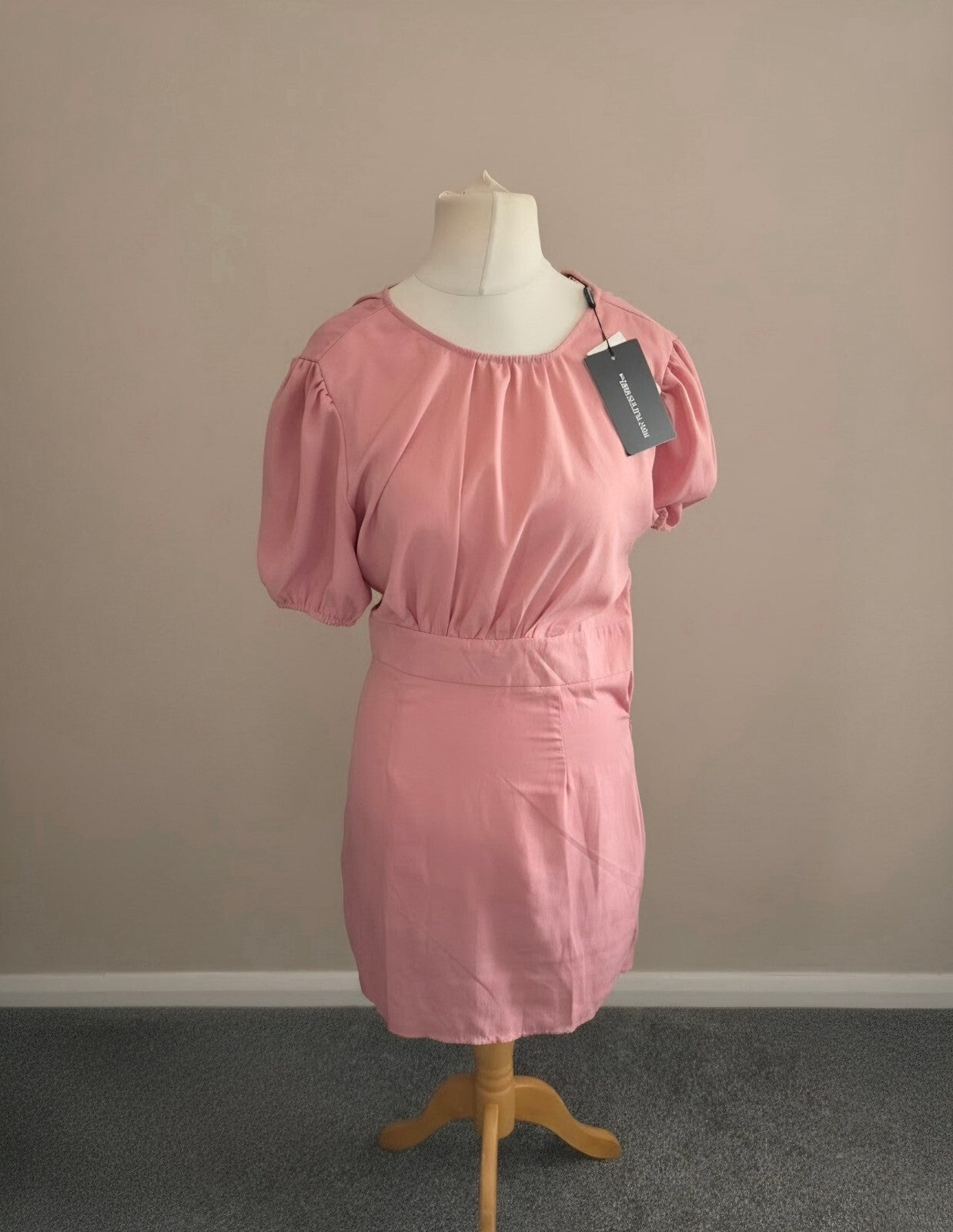 PrettyLittleThing NWT Dusky Pink Cut-Out Back Puff Sleeve Mini Dress Size 10