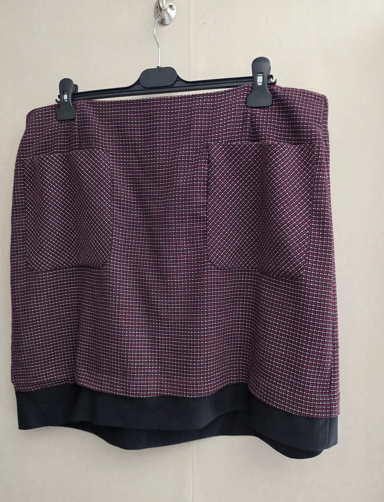 Tu Burgundy & Black Textured Layered Pocket Mini Skirt Size 18