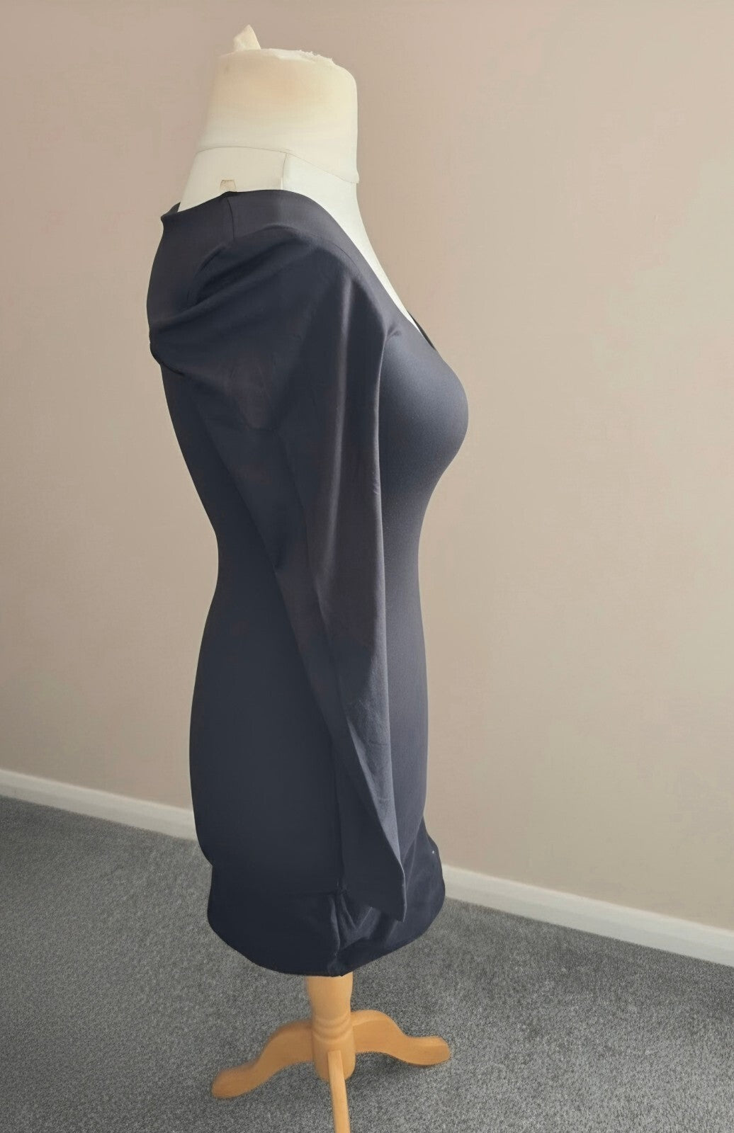 Heart & Hips Black Long Sleeve Square Neck Bodycon Dress Size Small (Fits Size 8–10)