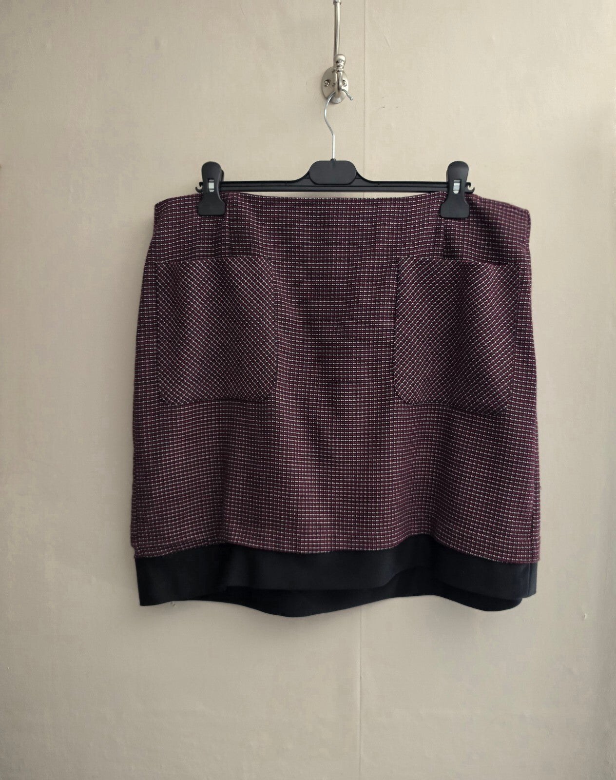 Tu Burgundy & Black Textured Layered Pocket Mini Skirt Size 18