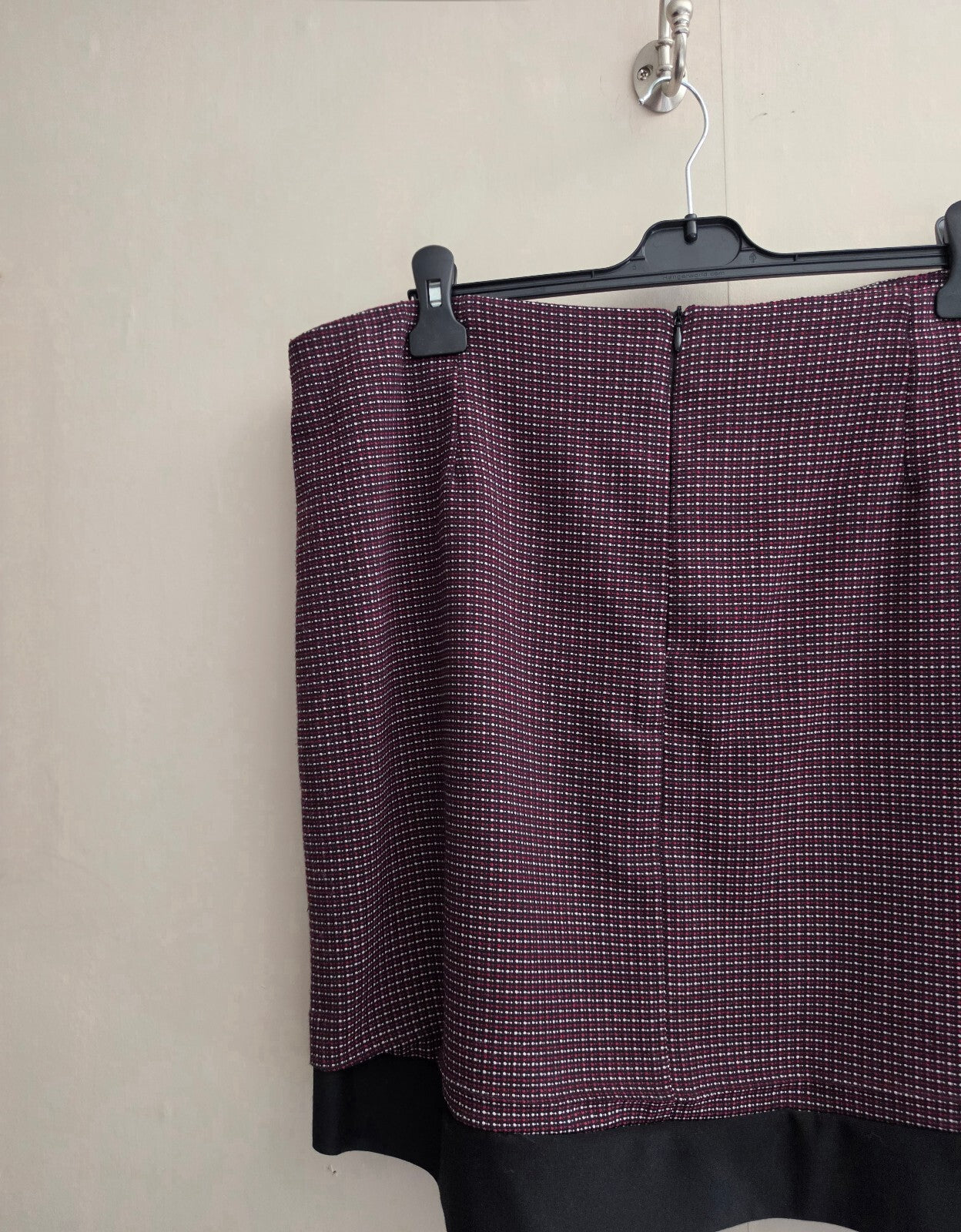Tu Burgundy & Black Textured Layered Pocket Mini Skirt Size 18