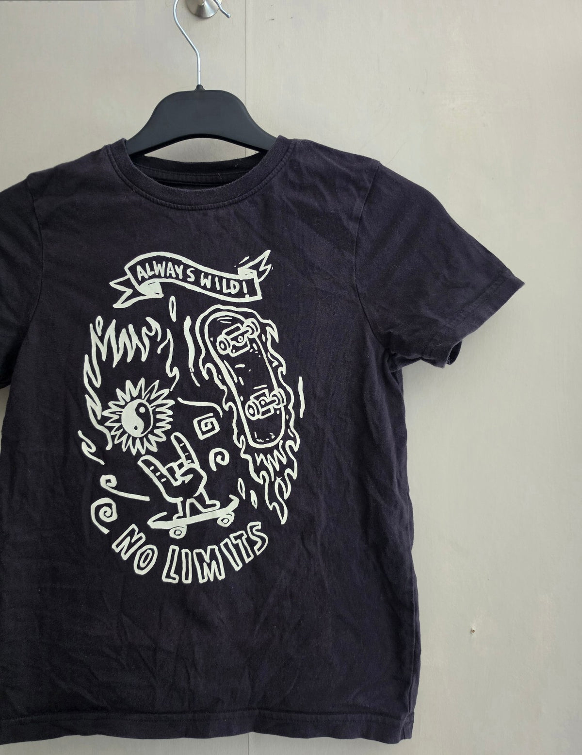 George Boys Black & White Graphic T-Shirt Age 8-9 Years