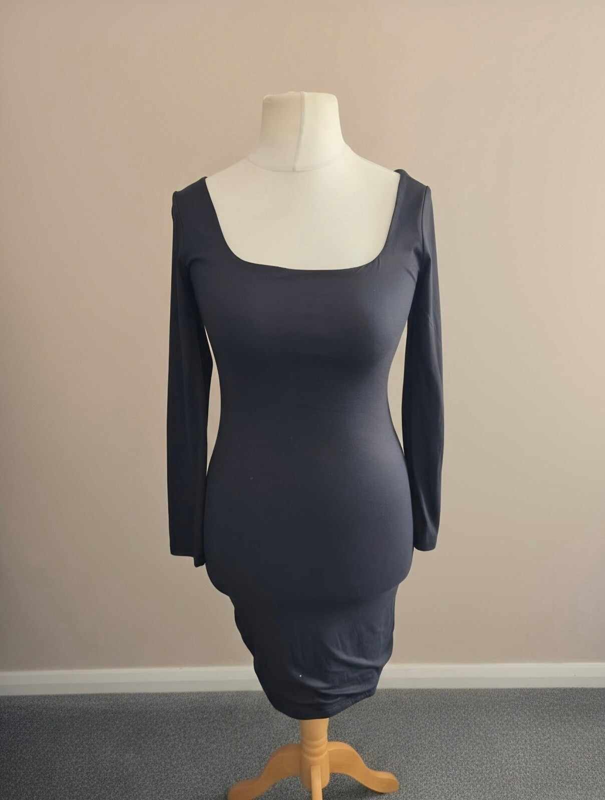 Heart & Hips Black Long Sleeve Square Neck Bodycon Dress Size Small (Fits Size 8–10)