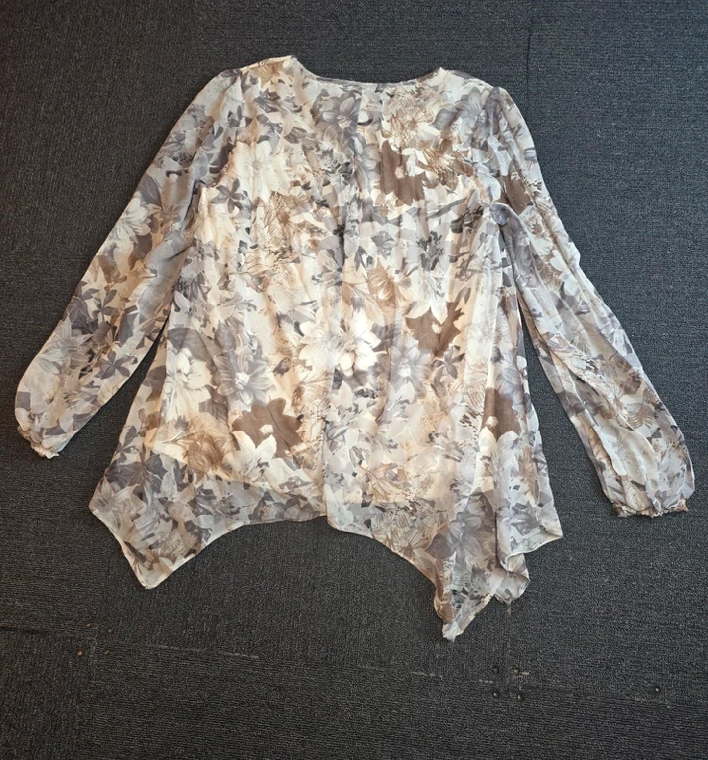 Wallis Blouse Floral Grey Med Size 12/14 Smart Casual