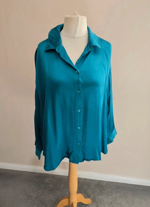 Zara Emerald Green Silky Oversized Long-Sleeved Blouse Large (Size 12-14)