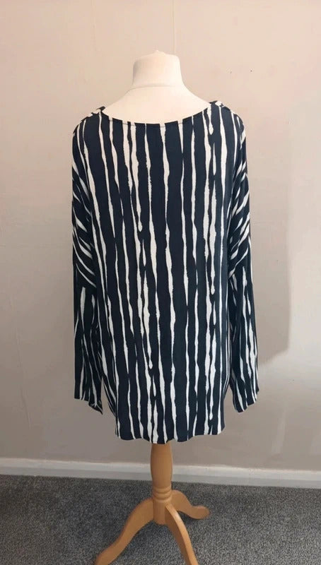 F&F Black & White Oversized Blouse  Size 10  Lightweight Viscose