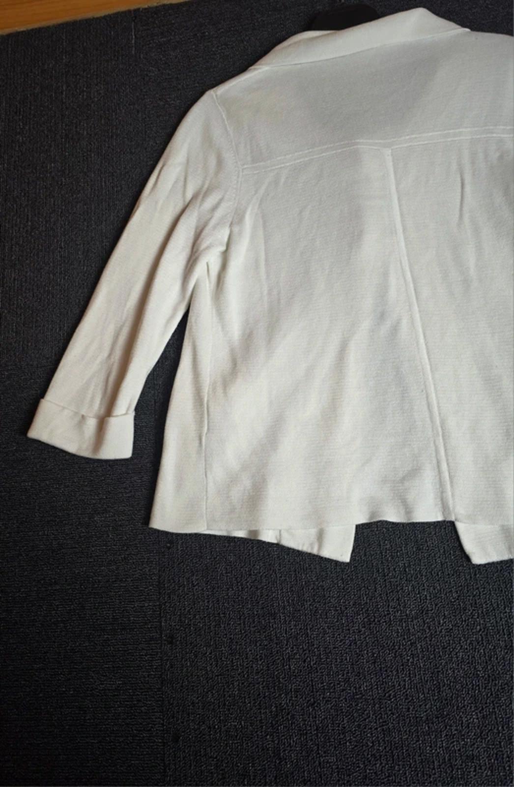 Jaeger White Boxy Cardigan Medium Size 12-14 Statement Buttons Cotton