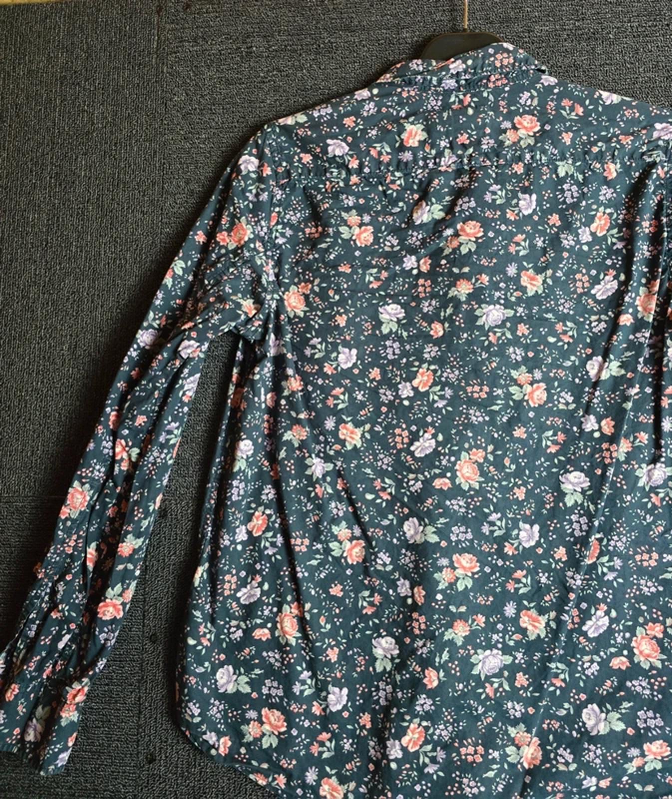 Gap Floral Fitted Boyfriend Shirt Navy S Size 8/10 Cotton Button Down