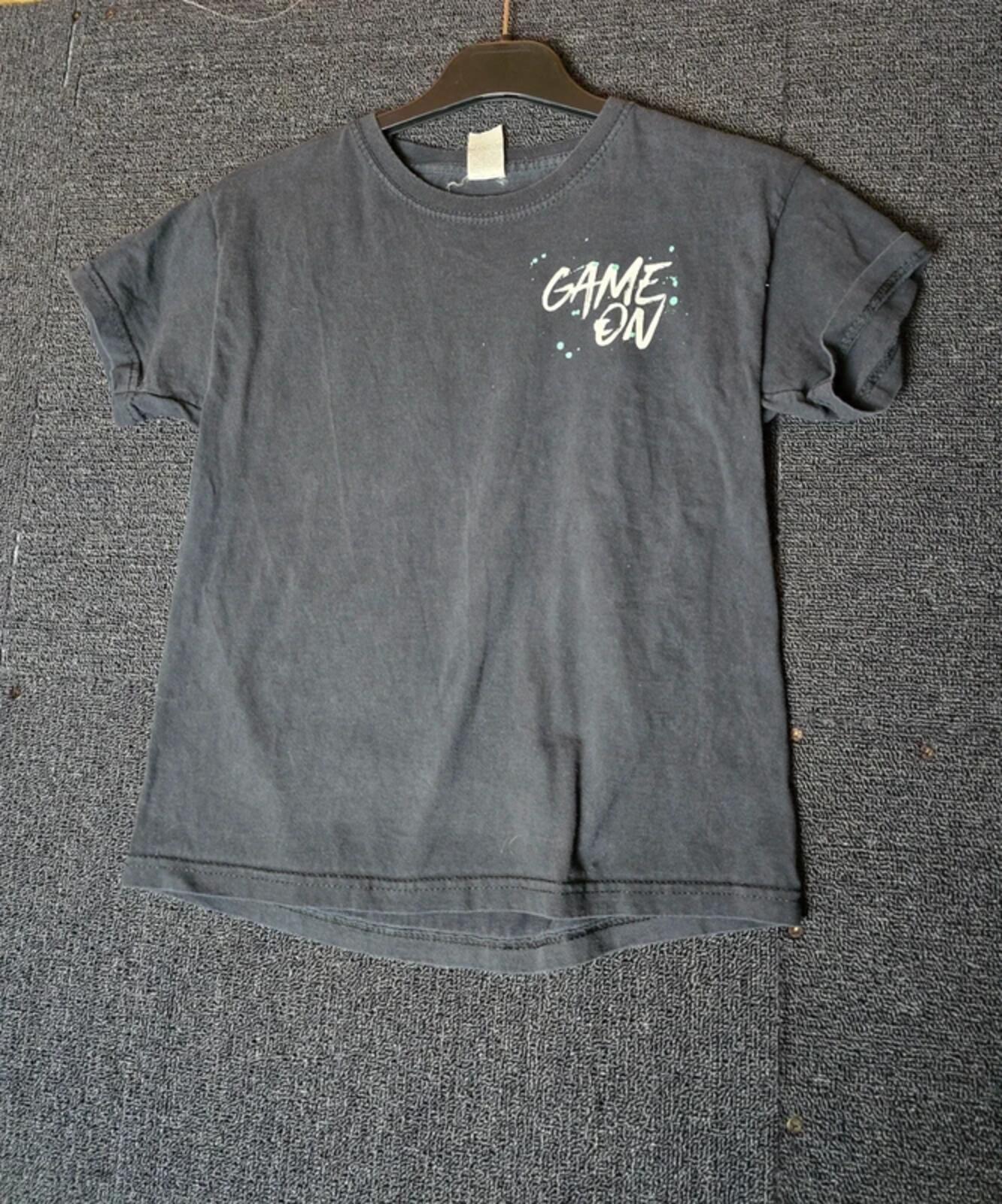 Fruit of the loom black boys short sleeved t-shirt 7-8years