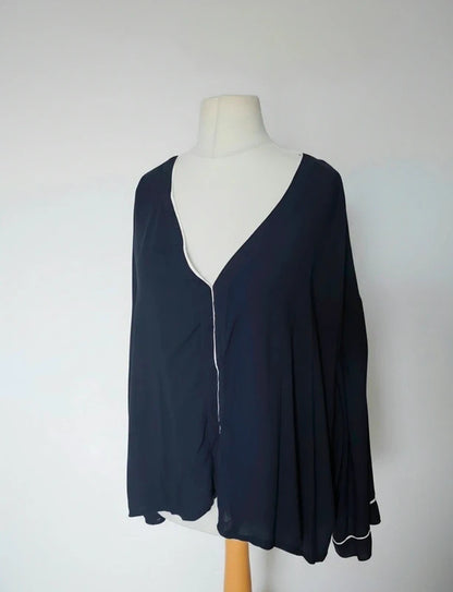 F&F Navy Blue & White Trim V Neck Flared Sleeve Blouse Size 20 Relaxed Fit