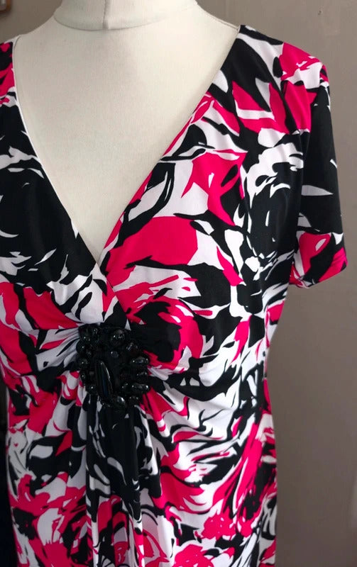 Ronni Nicole Pink, Black & White Bold Floral Gem-Detail Midi Dress Size 20