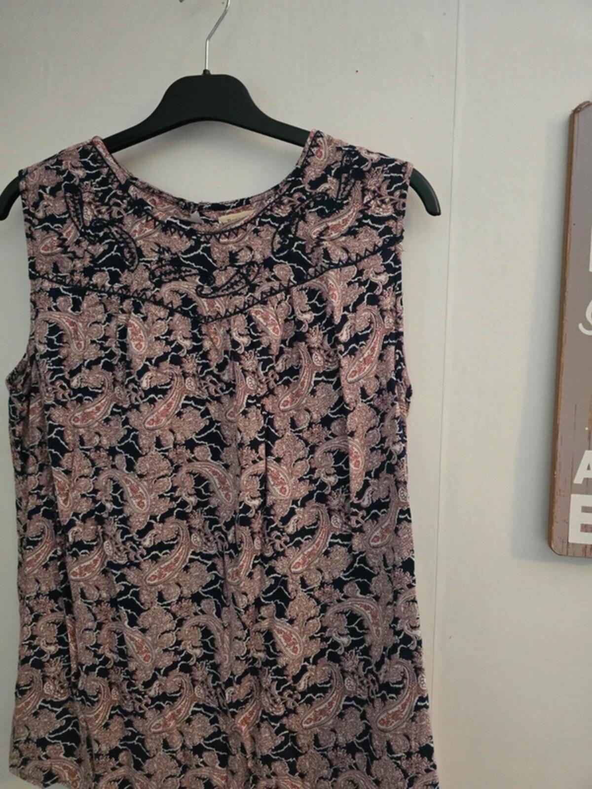 Beacon Cove Red & Navy Paisley Print Vest Top Size 14 Sleeveless 100% Viscose