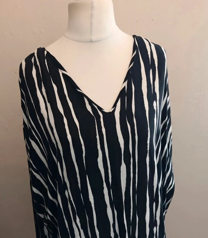 F&F Black & White Oversized Blouse  Size 10  Lightweight Viscose