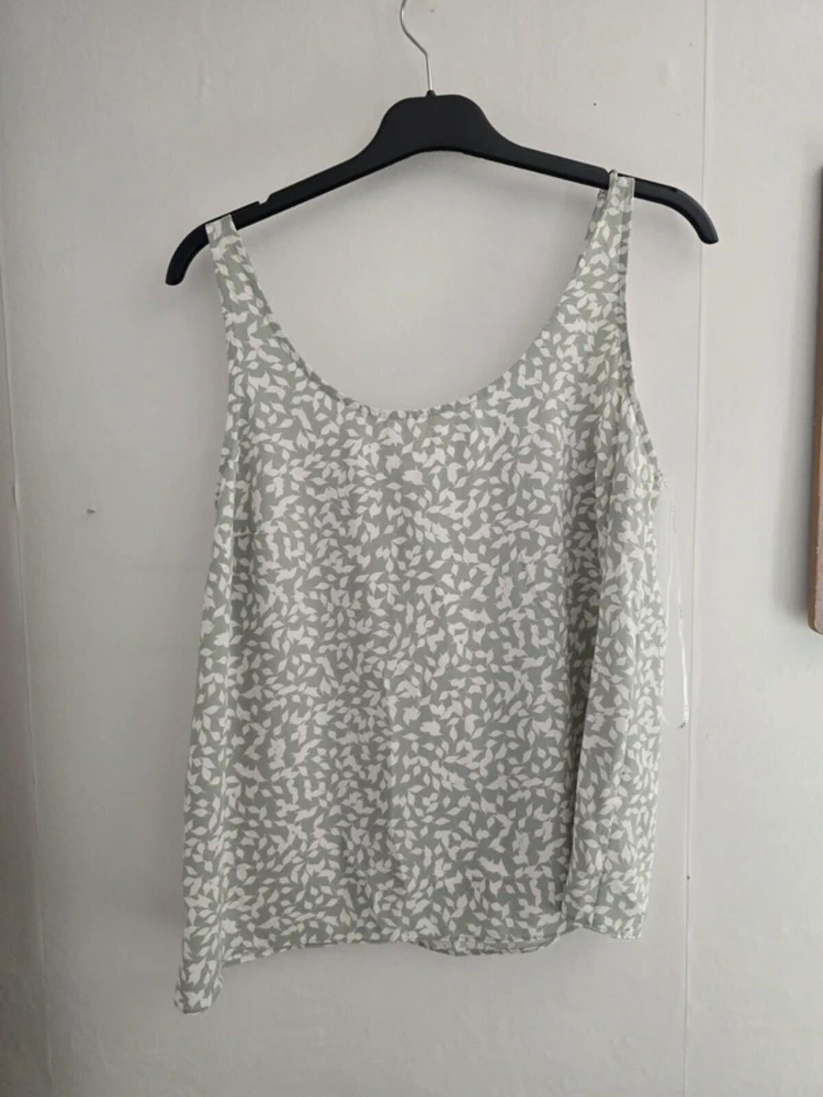 Primark Light Green & White Leaf Print Vest Top Size 14 NWT