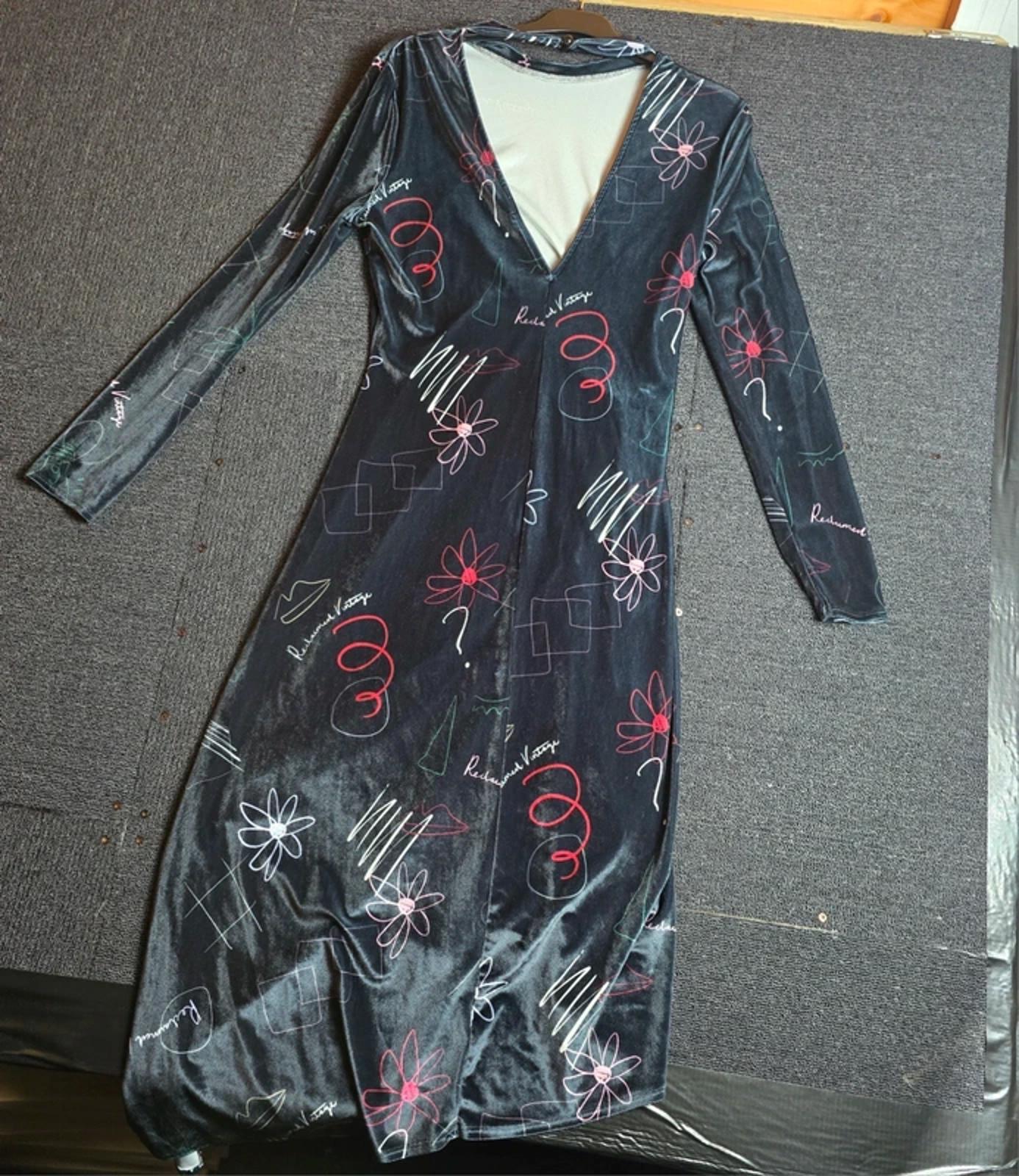 Reclaimed Vintage Black Velvet Dress Size 14 Graphic Ruched Midi V-Back