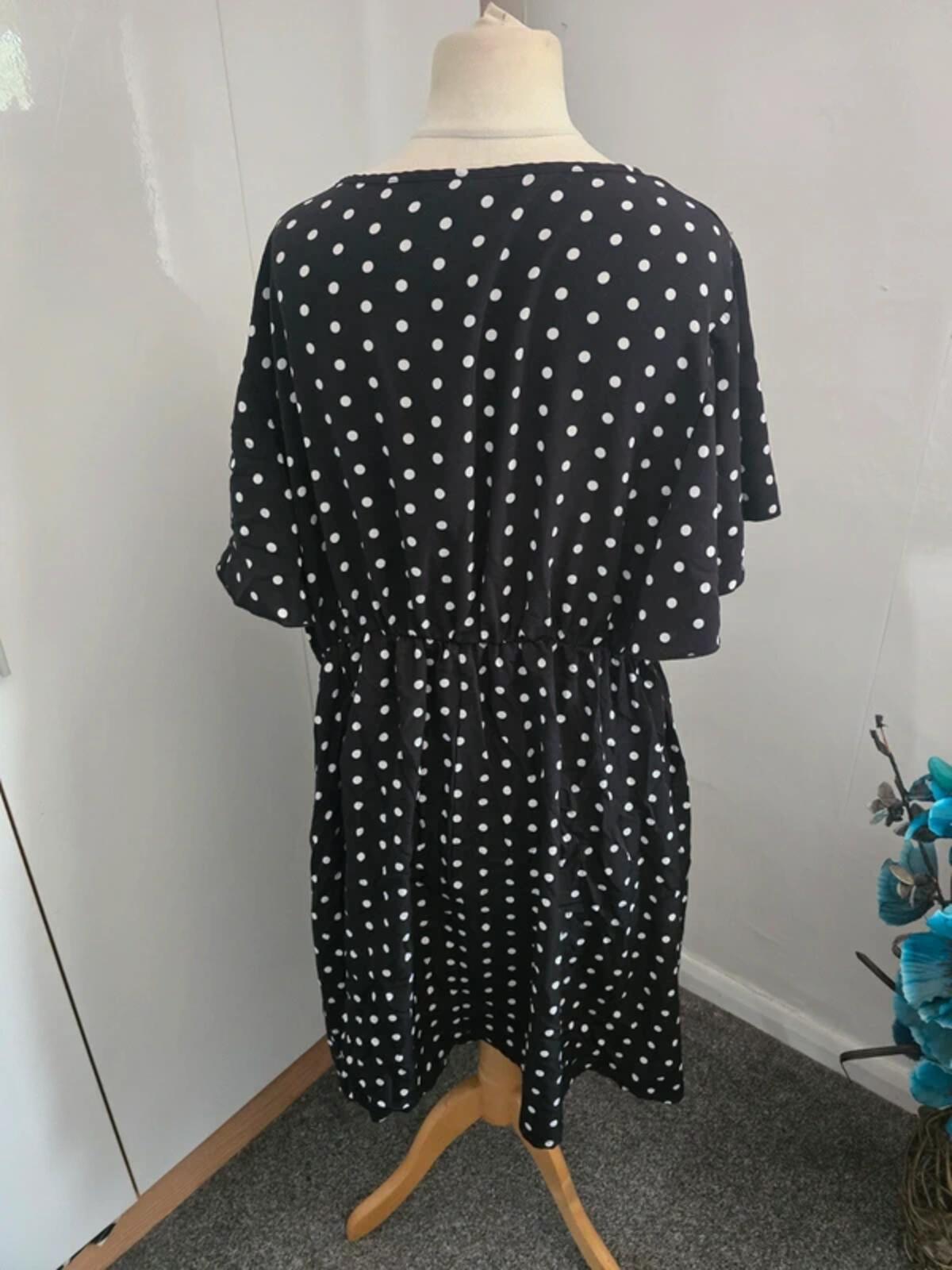 Shein Curve Black & White Polka Dot Tie Front Knee Length Dress  4XL Size 20-22