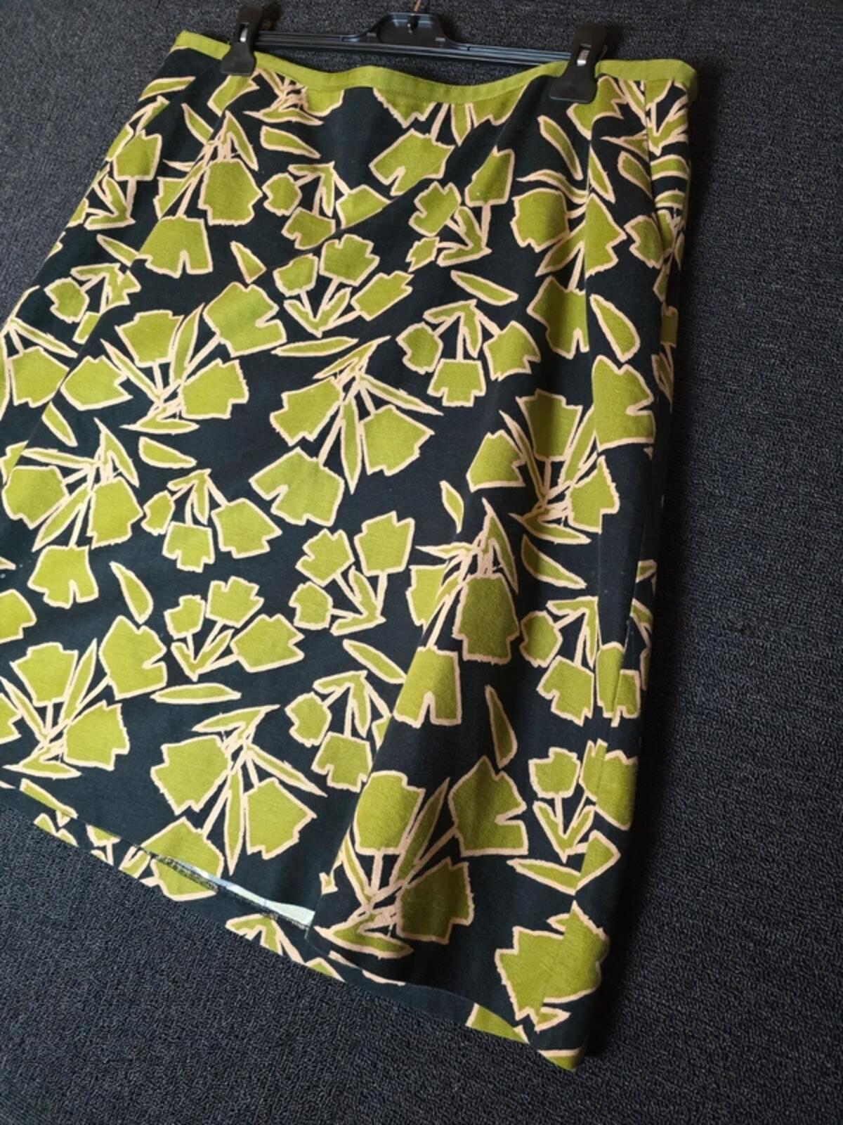 Laura Ashley floral skirt green & black linen blend size 20