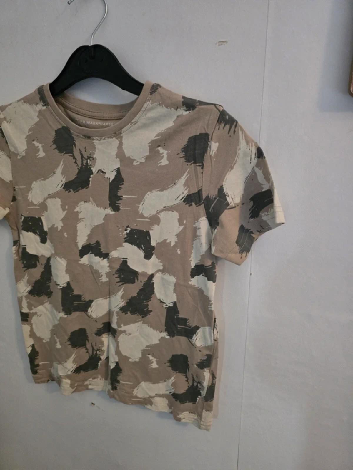 Primark Boys Beige Camouflage Print T Shirt Age 7-8 Years