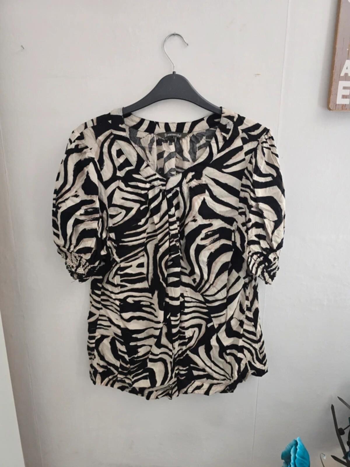 Bonmarché Cream & Black Patterned V-Neck Top Size 14
