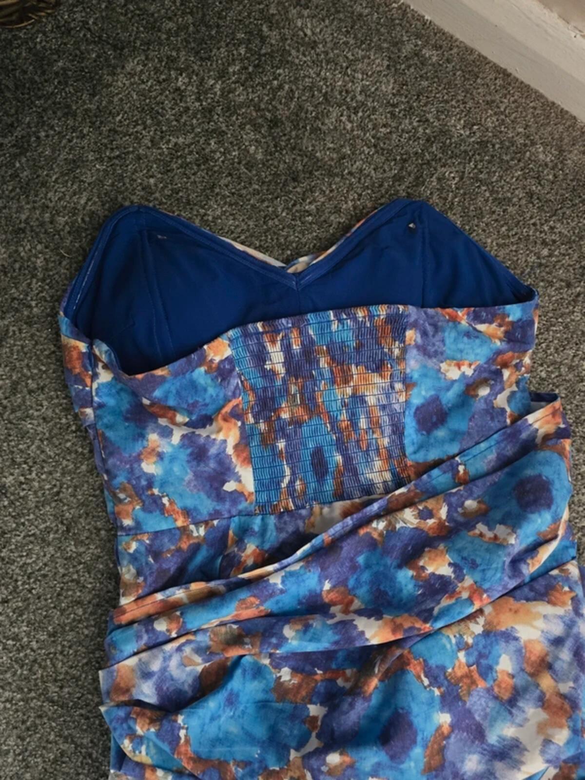 Fashion Nova Blue & Beige Patterned Mini Dress Medium (Best Fit size 10)