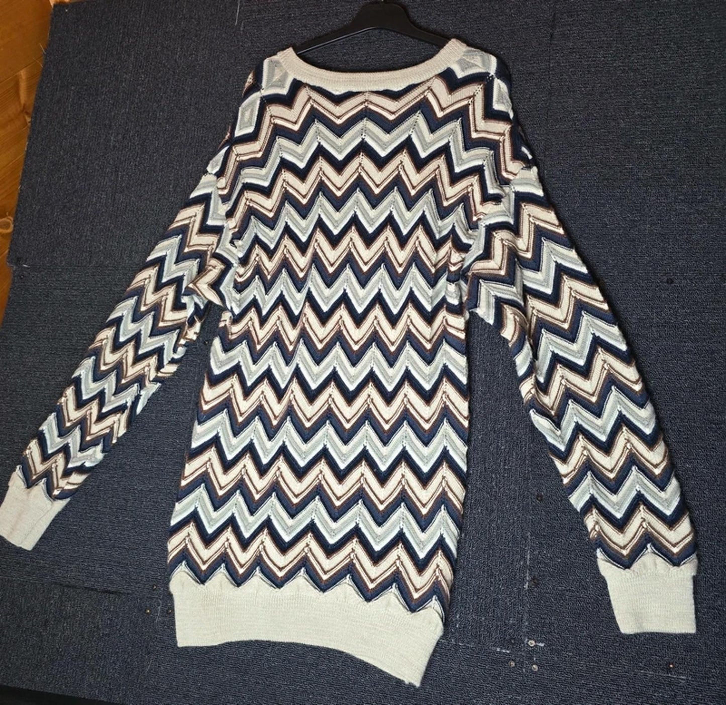 Robert Banks Jumper Beige,Brown & Navy Long Length Chevron Vintage 80s 90s