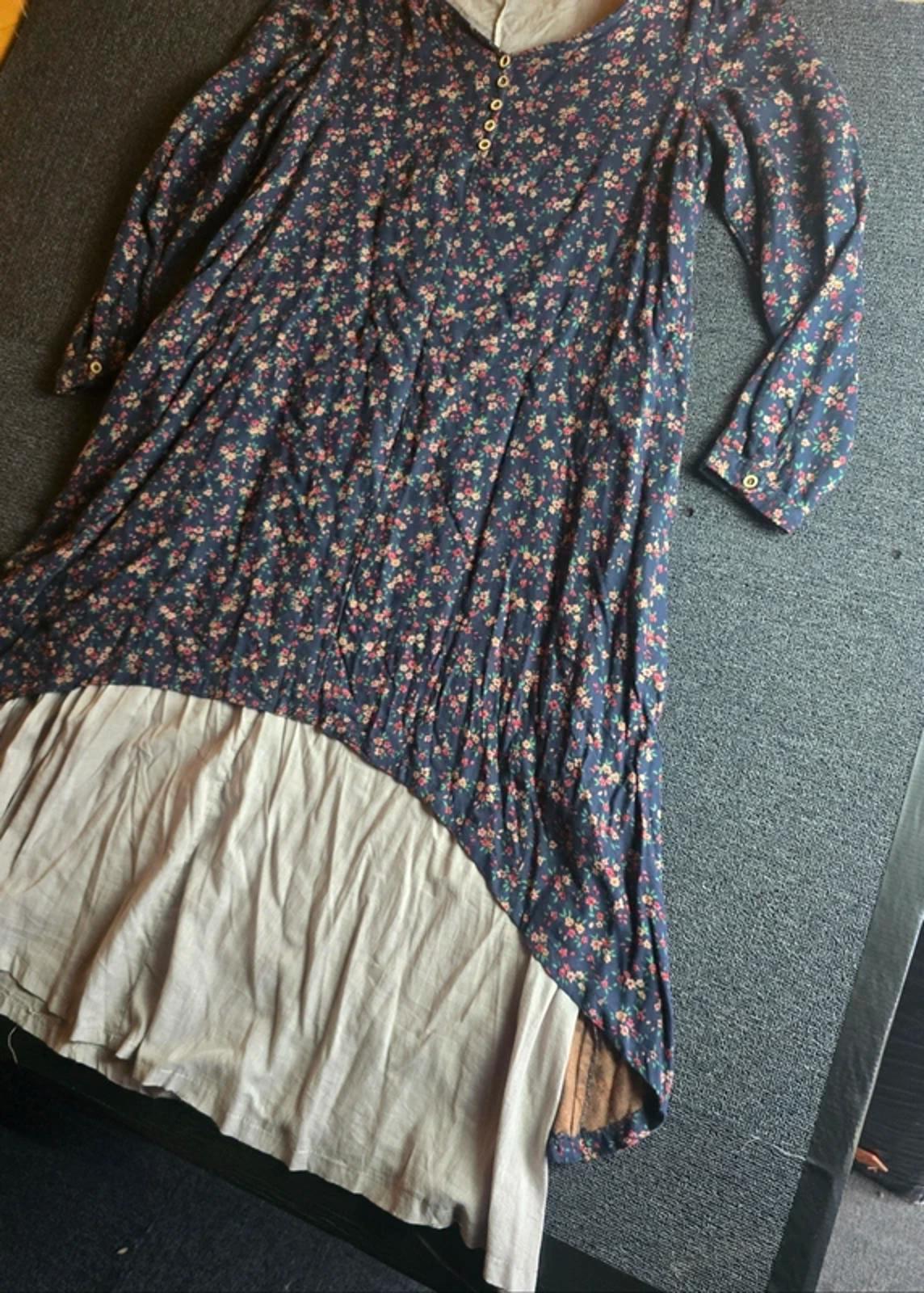 Gracila Maxi Dress Navy Floral M Size 12/14  Oversized Casual Boho Layered