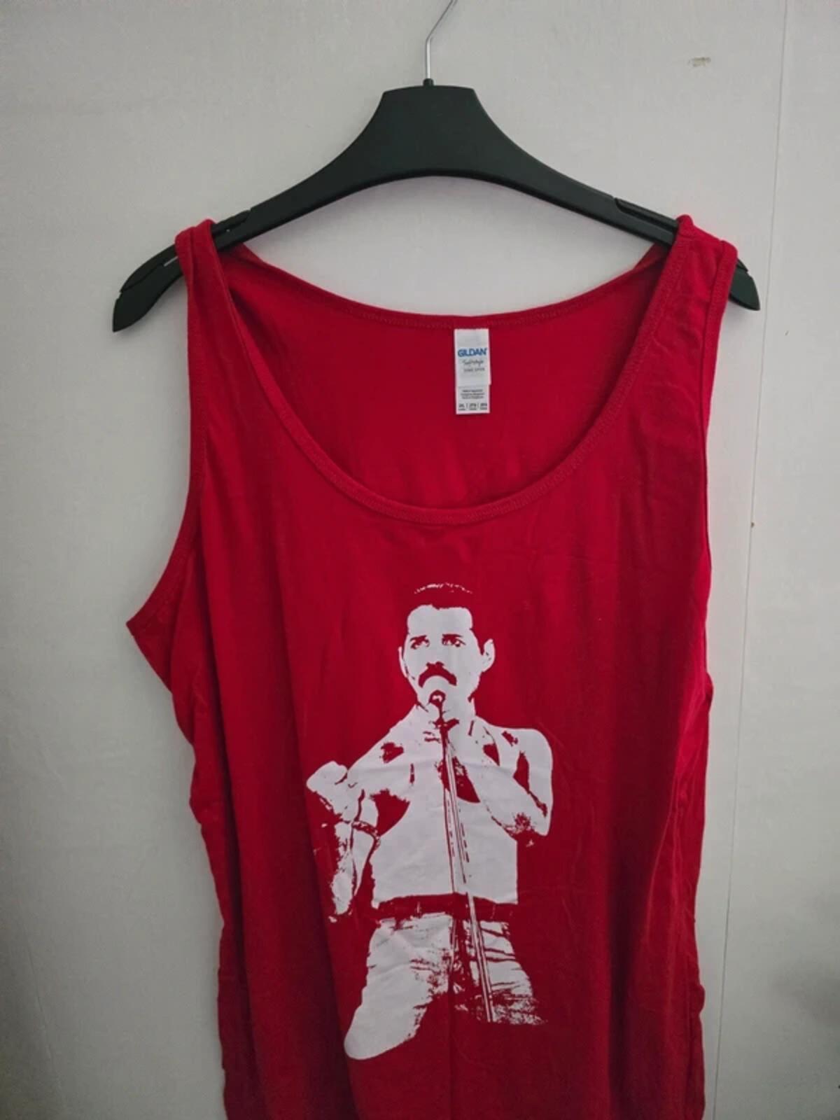 Gildan Freddie Mercury Red Graphic Vest Top Size 2XL