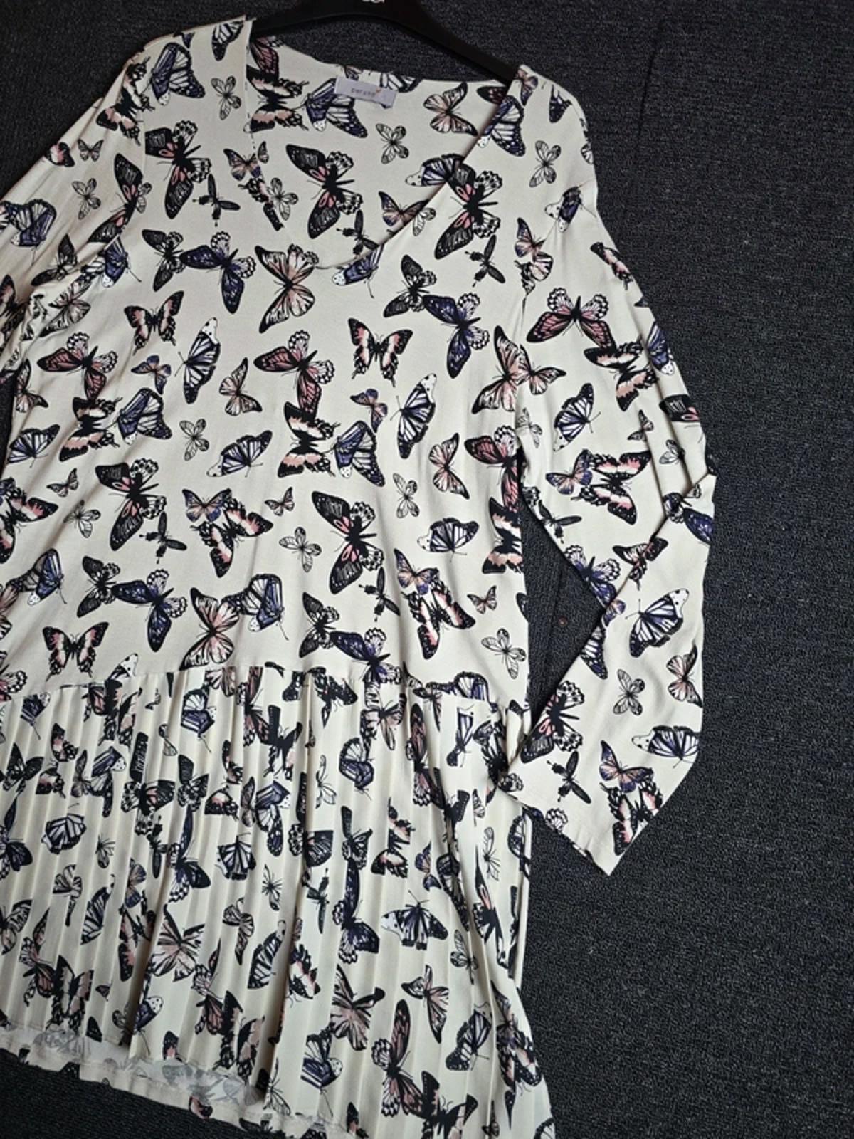 Per Una Top Size 18 Cream Pleated Causal