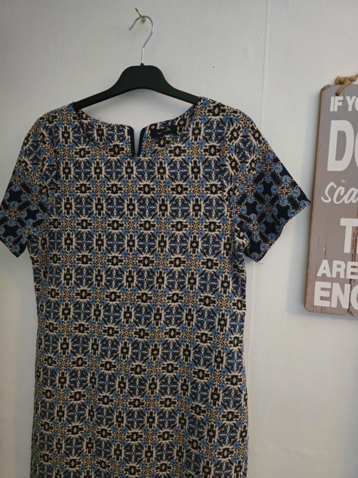 New Look Blue & Beige Dress Size 10 Short Sleeve Lined Mini to Knee Length