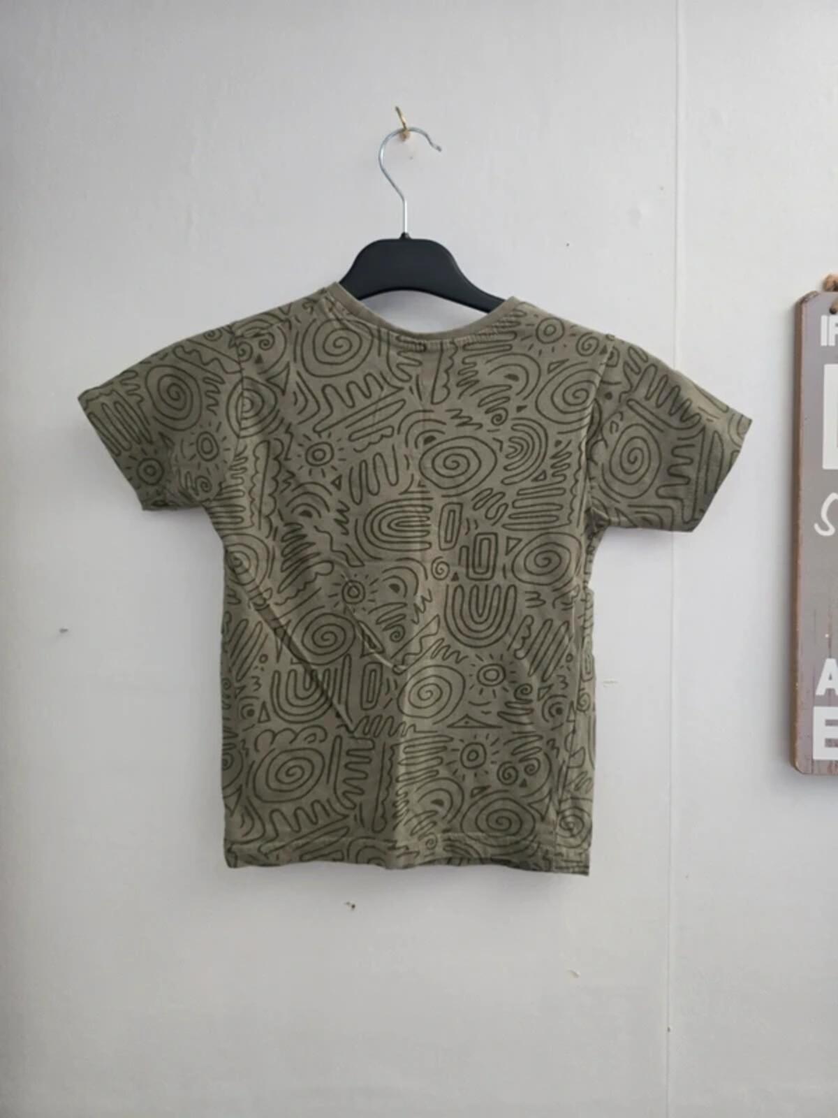 Primark Boys Khaki Green Abstract Swirl Print T-Shirt Age 5-6 Years