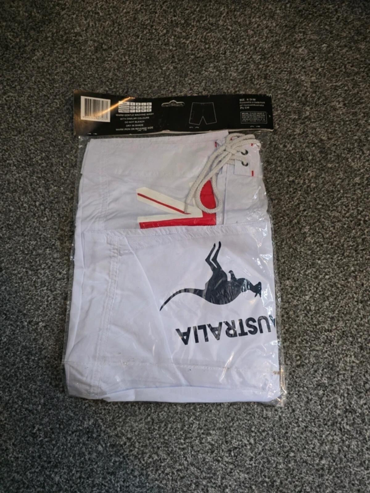 New In Packaging White Australia Flag & Kangaroo Board Shorts Size L