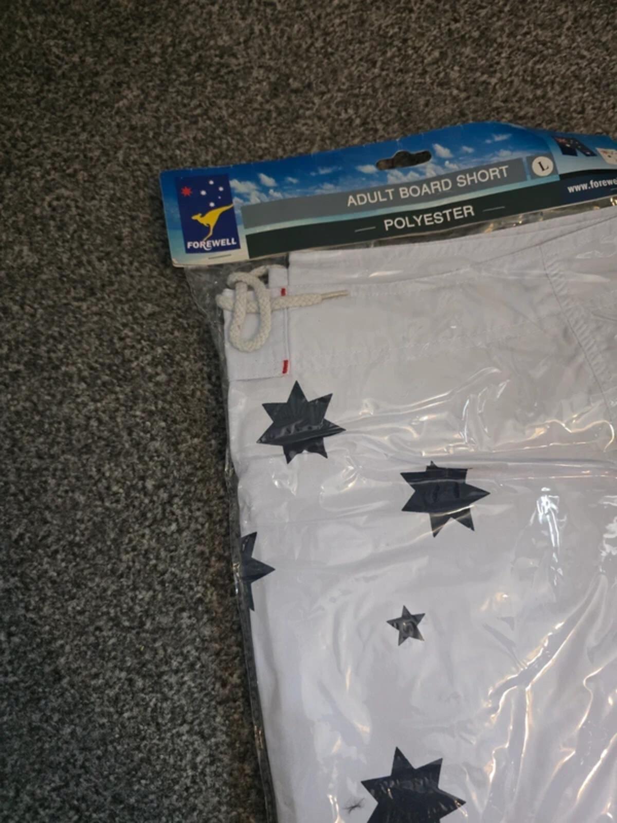 New In Packaging White Australia Flag & Kangaroo Board Shorts Size L