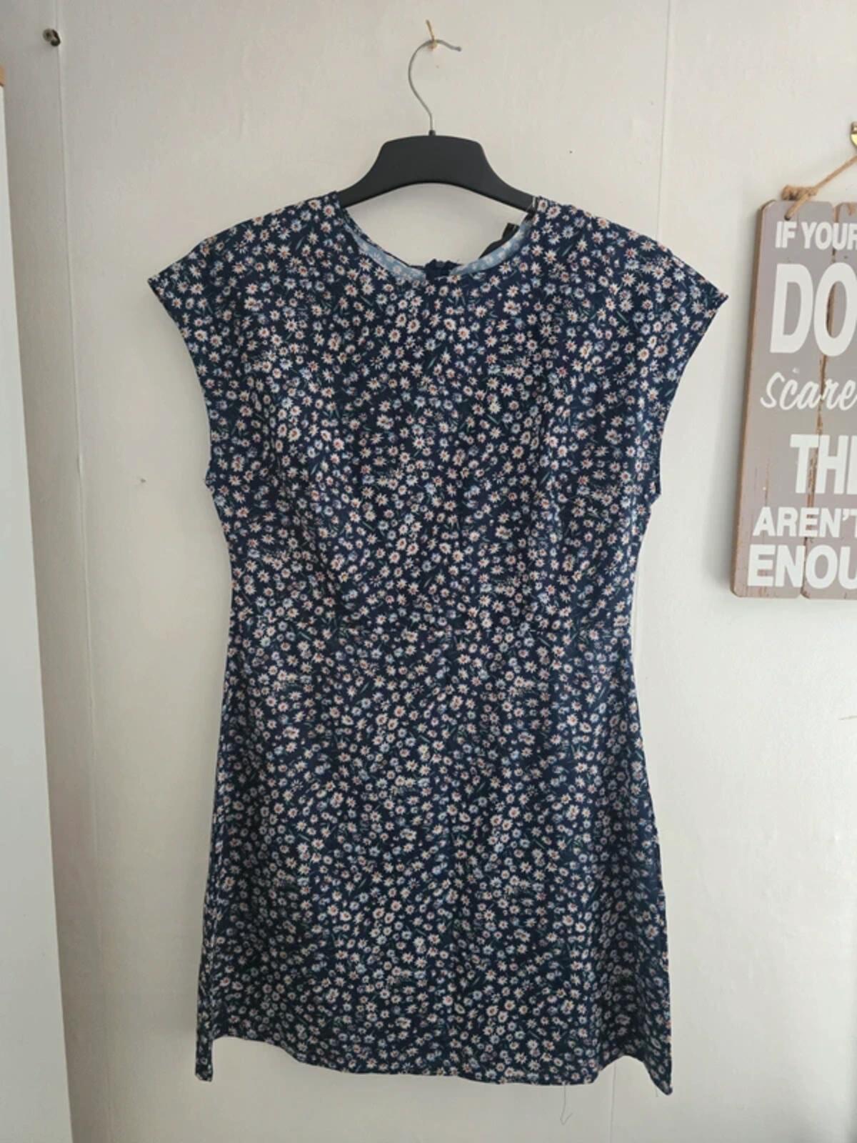 Shein Women's Navy Ditsy Floral Cap Sleeve Knee-Length Dress Size Euro L Size 14-16