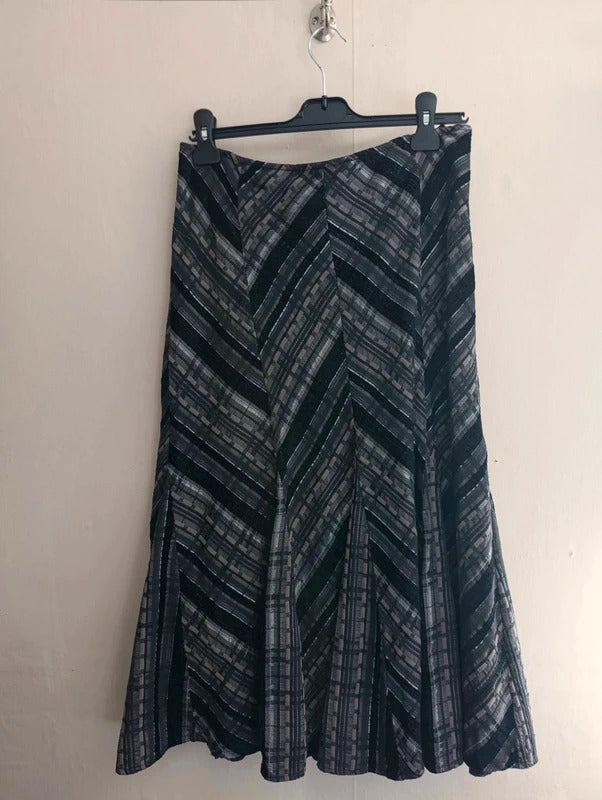 Marks & Spencer Flared Midi Skirt Size 12 Black & Grey Checked Pattern Smart