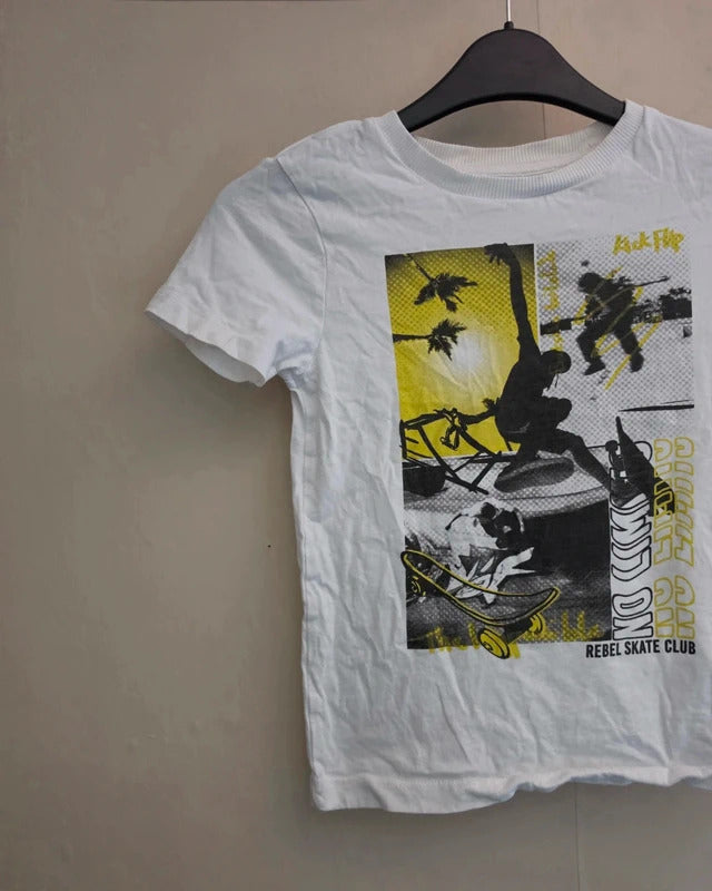 Nutmeg Boys White Short Sleeved 100% Cotton T-Shirt Age 6-7 Years