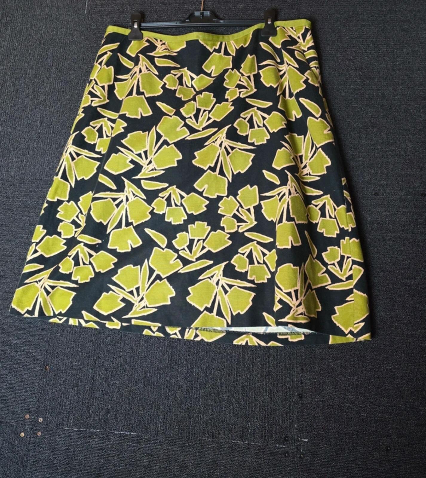 Laura Ashley floral skirt green & black linen blend size 20