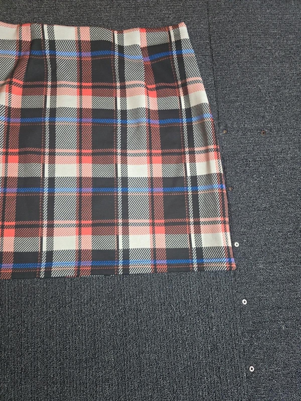 M&S Checked Mini Skirt Black Red Grey Size 10 Stretch Bodycon Everyday Wear