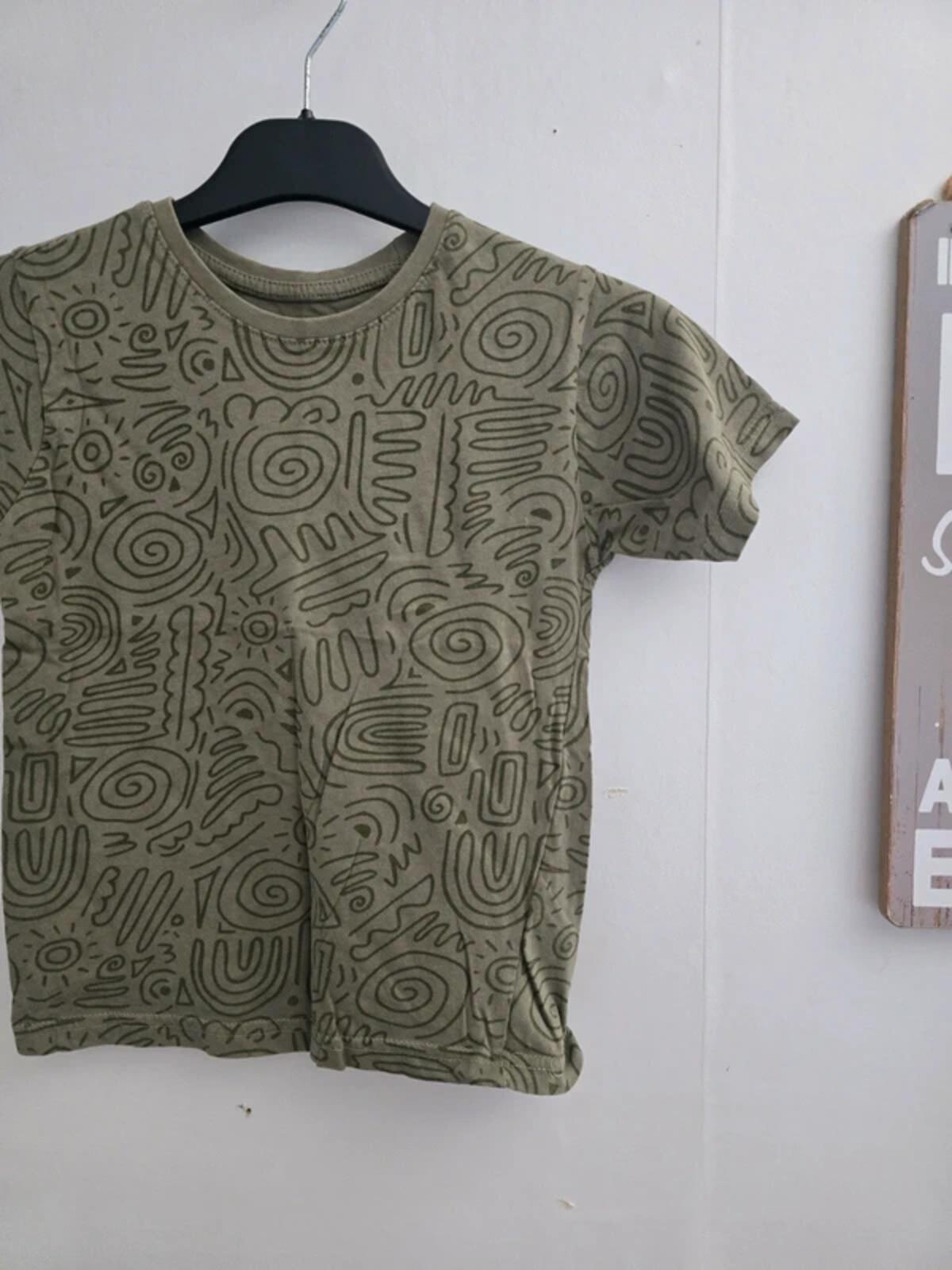 Primark Boys Khaki Green Abstract Swirl Print T-Shirt Age 5-6 Years