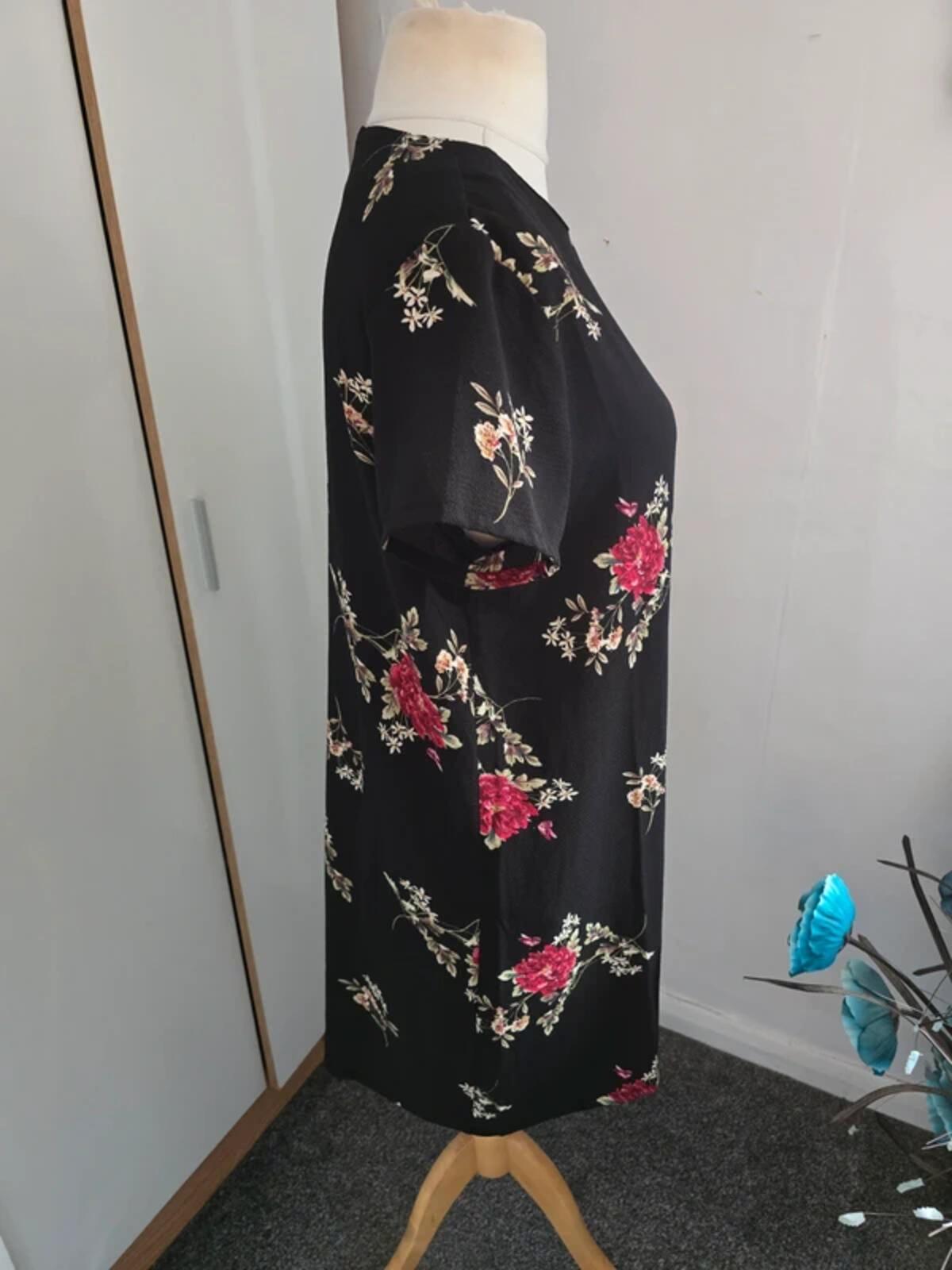 Boohoo Black Floral A-line Dress Size 12