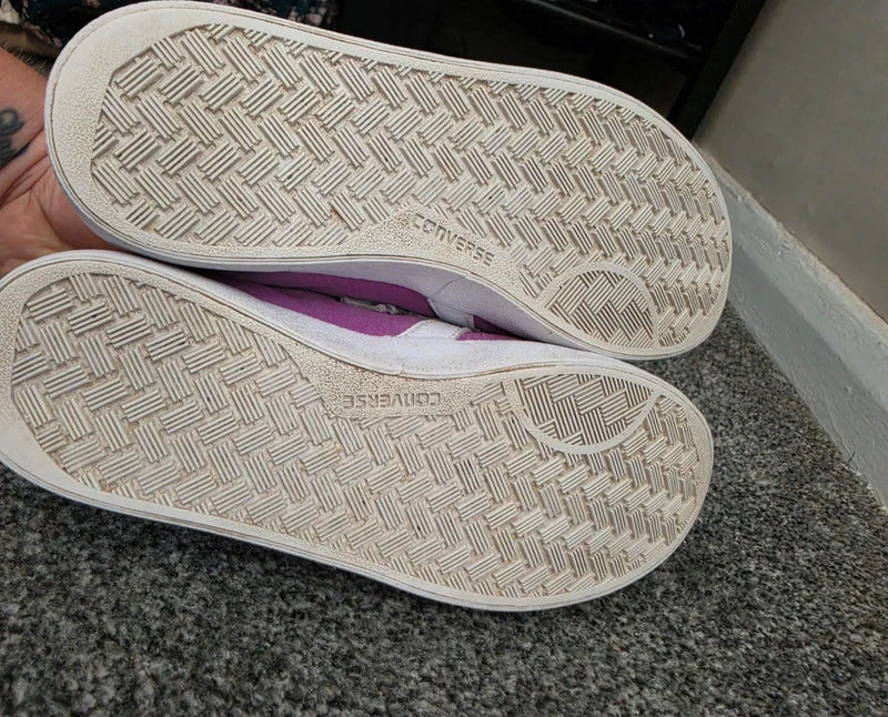 Converse Lilac Low Top Lace Up Canvas Trainers Sneakers Size 4