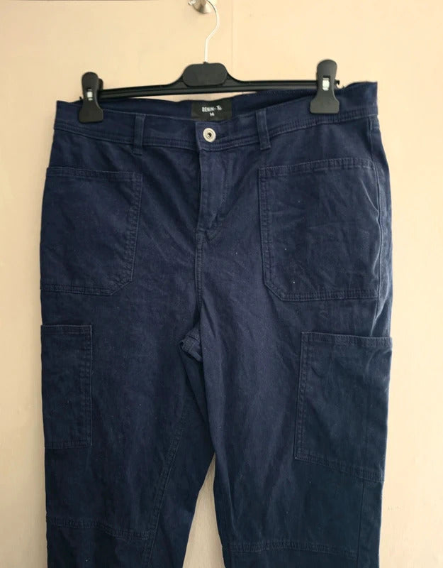 Tu Navy Blue High-Waisted Cropped Cargo Slim Leg Trousers Size 14
Tu Navy Blue High-Waisted Cropped Cargo Slim Leg Trousers Size 14