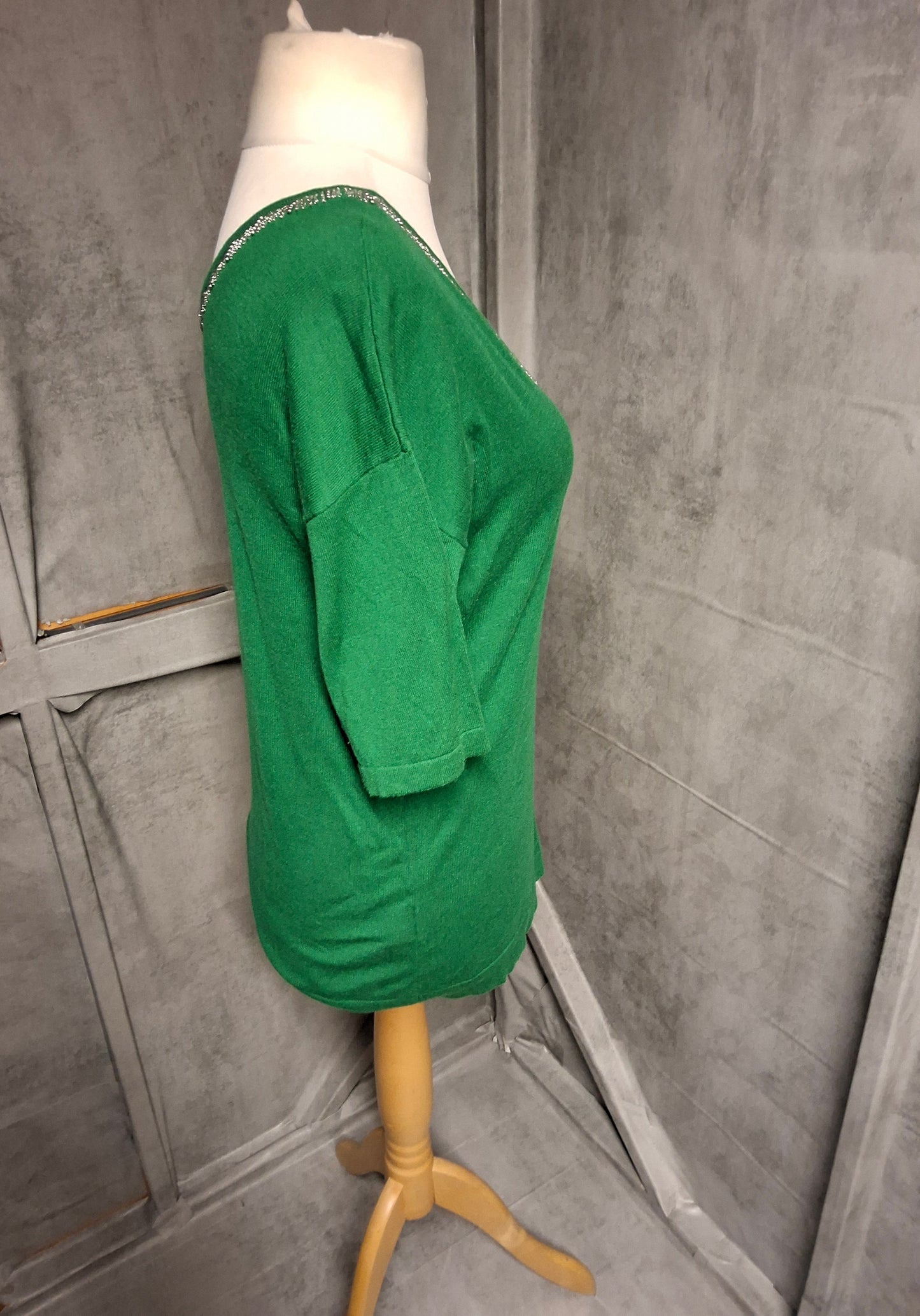 Next Green Embellished V-Neck ¾ Sleeve Top – Size 6 (Best for uk size 8)