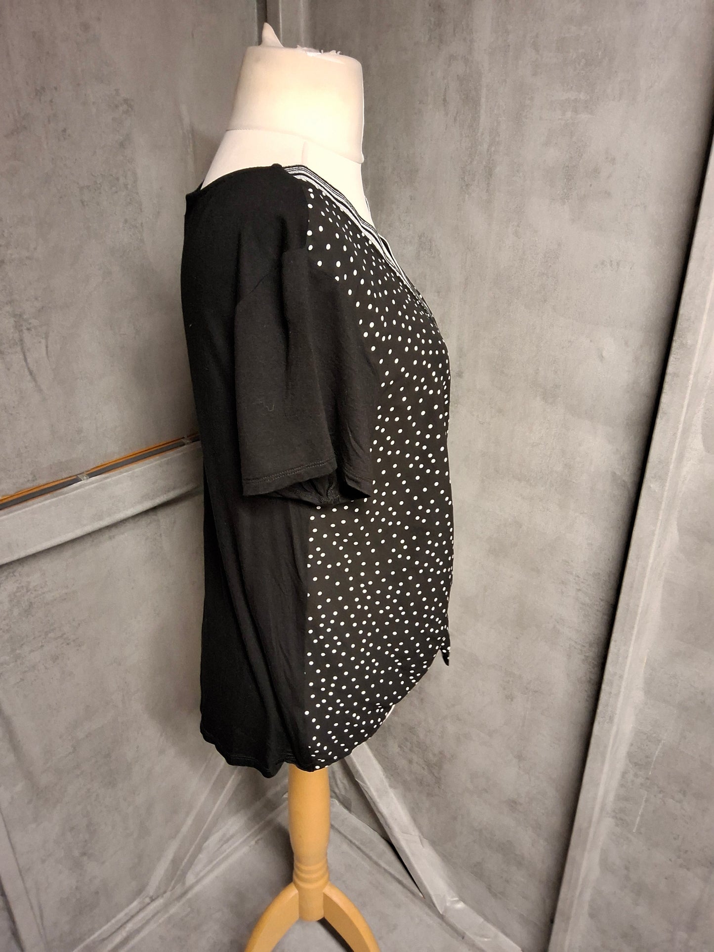 Joseph A Black Spot Print Tie-Front Top – Size M (UK size 12–14) – Effortless Style