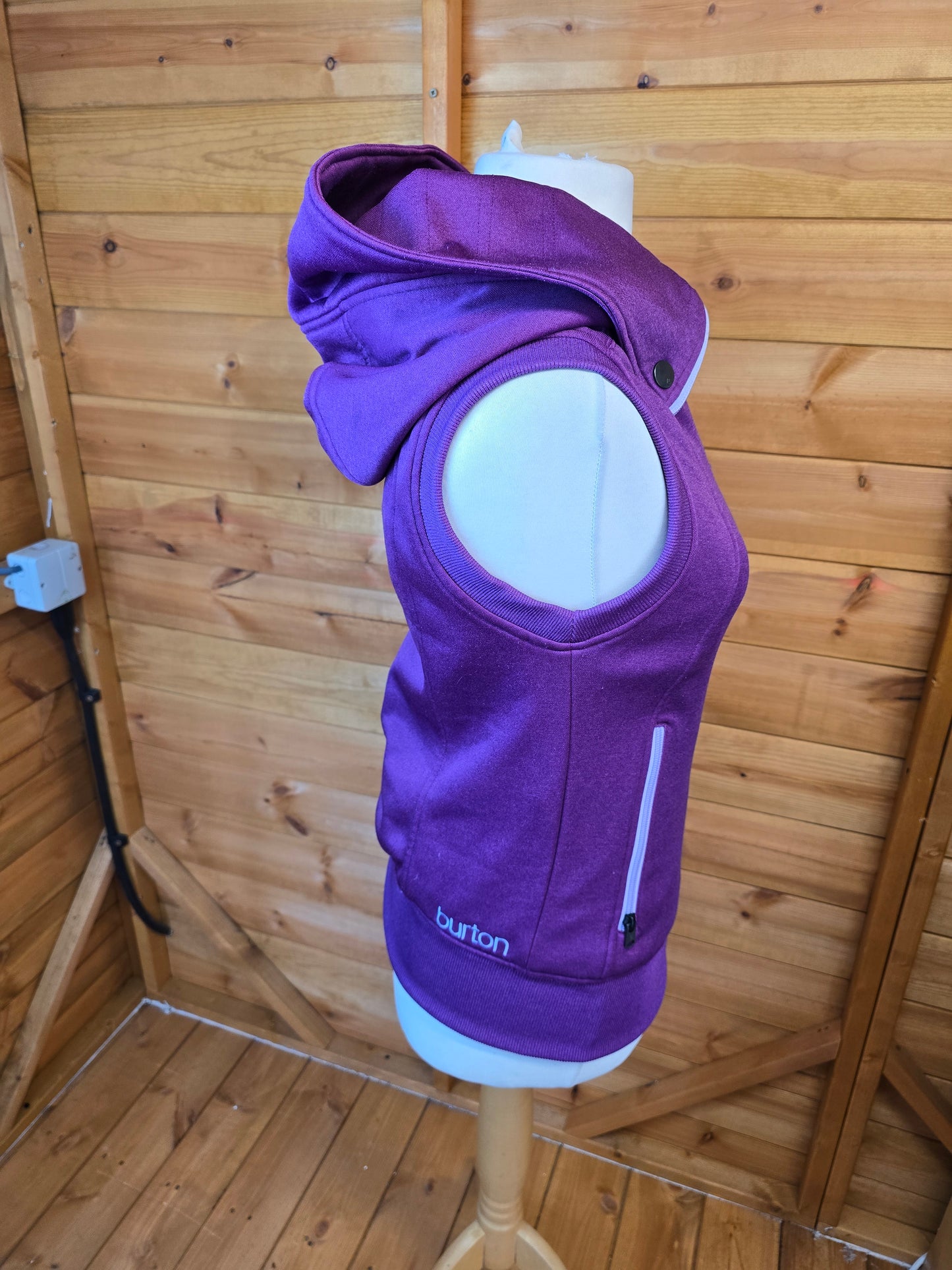 Burton purple hooded sleeveless gillet pockets size Small size 8/10