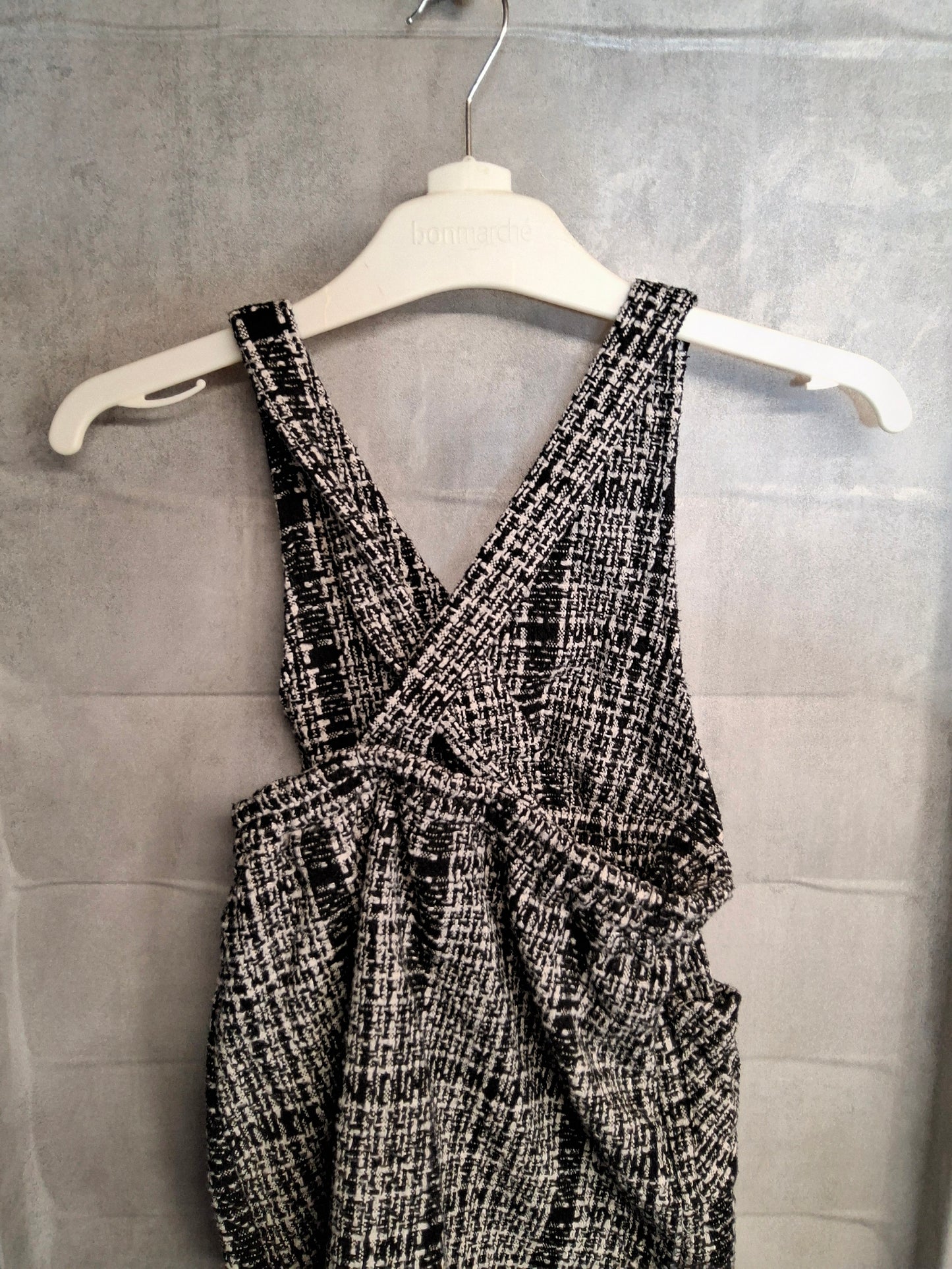 Matalan Girls Black & White Knitted Pinafore Dress – Age 7