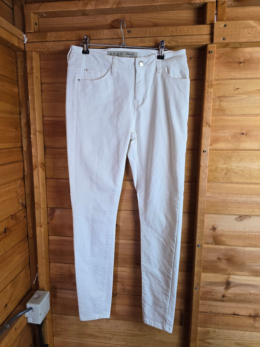 Primark White High Waisted Skinny Jeans – Size 12, Pockets, Flattering Fit, Everyday Style