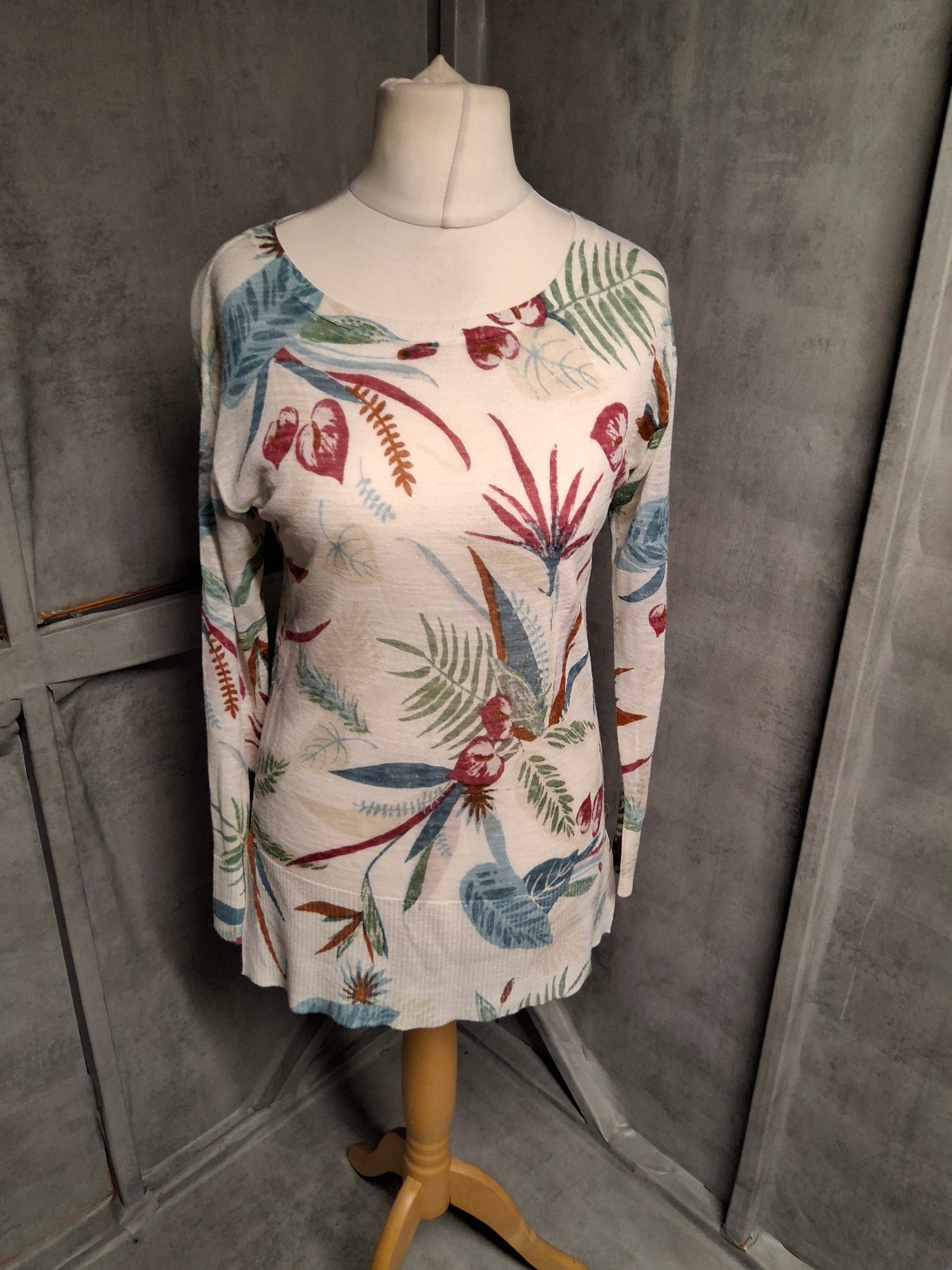 Monsoon Cream Linen Blend Tropical Floral Jumper – Size Small (UK 8/10) – Longer Length