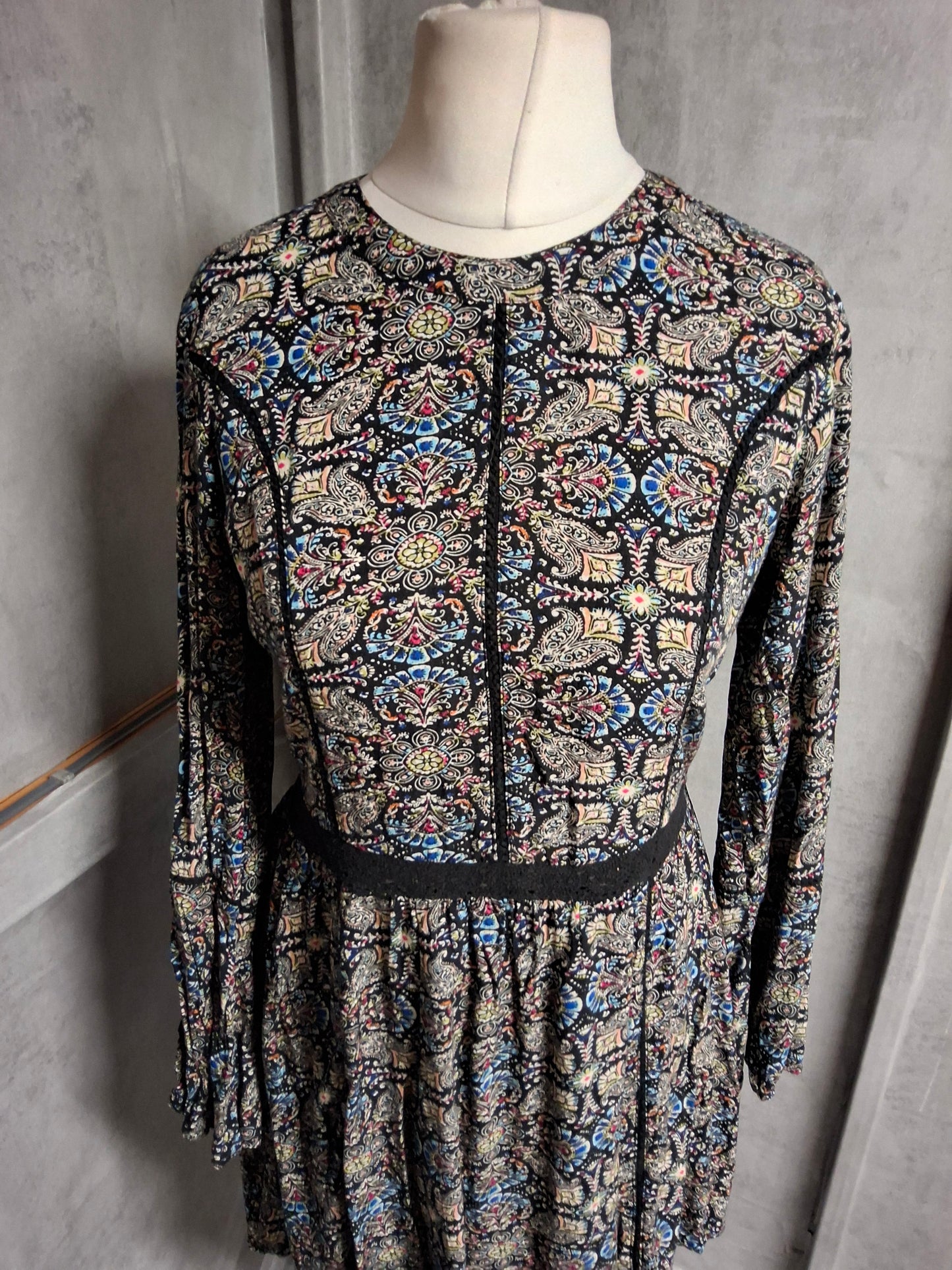 Brave Soul Black & Multicolour Pattern Dress – Size M Fit Uk size 10/12  – Knee Length