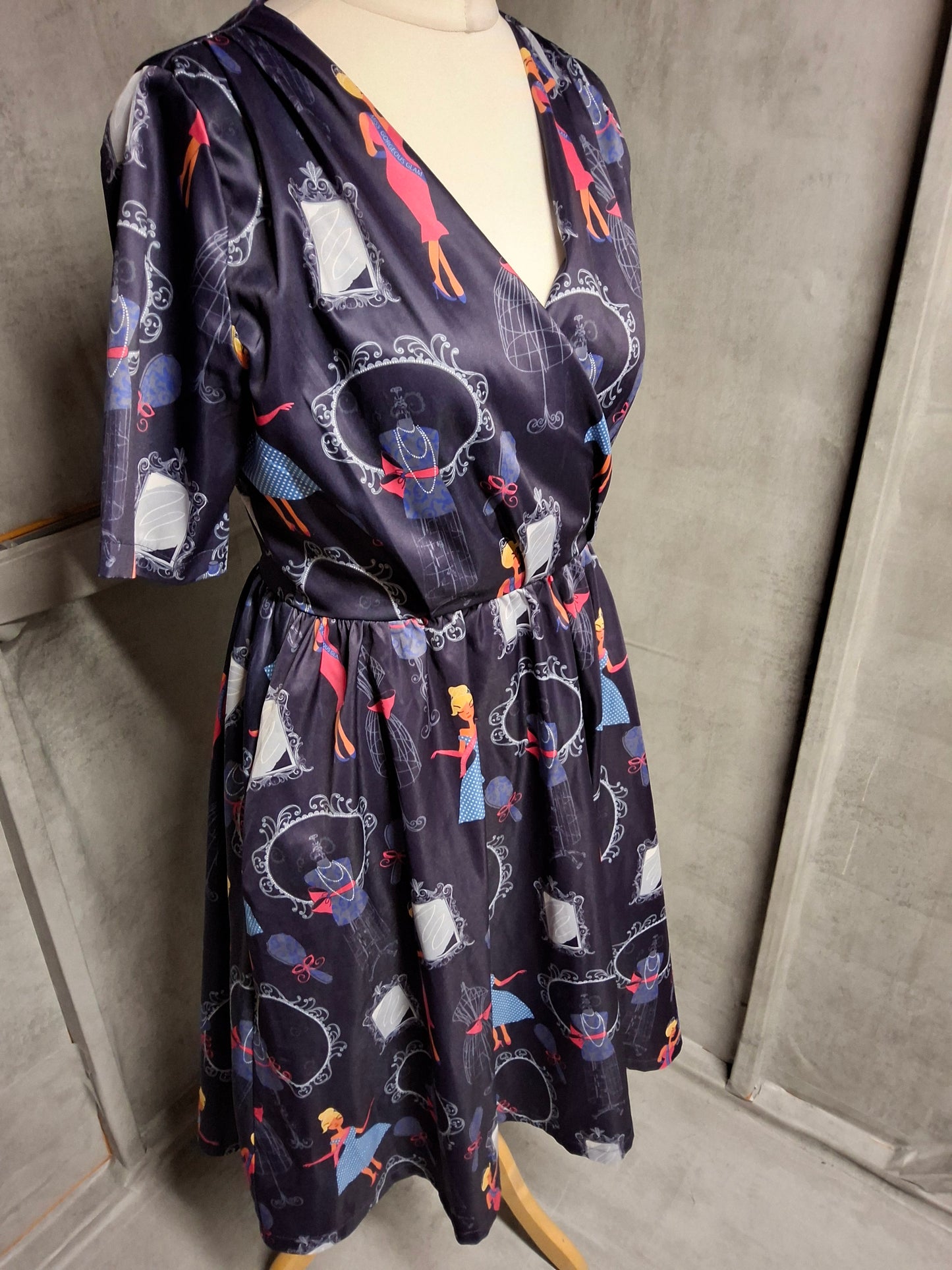 Lindy Bop Purple Glam Print Dress – Size 12 – Pockets & Flared Skirt