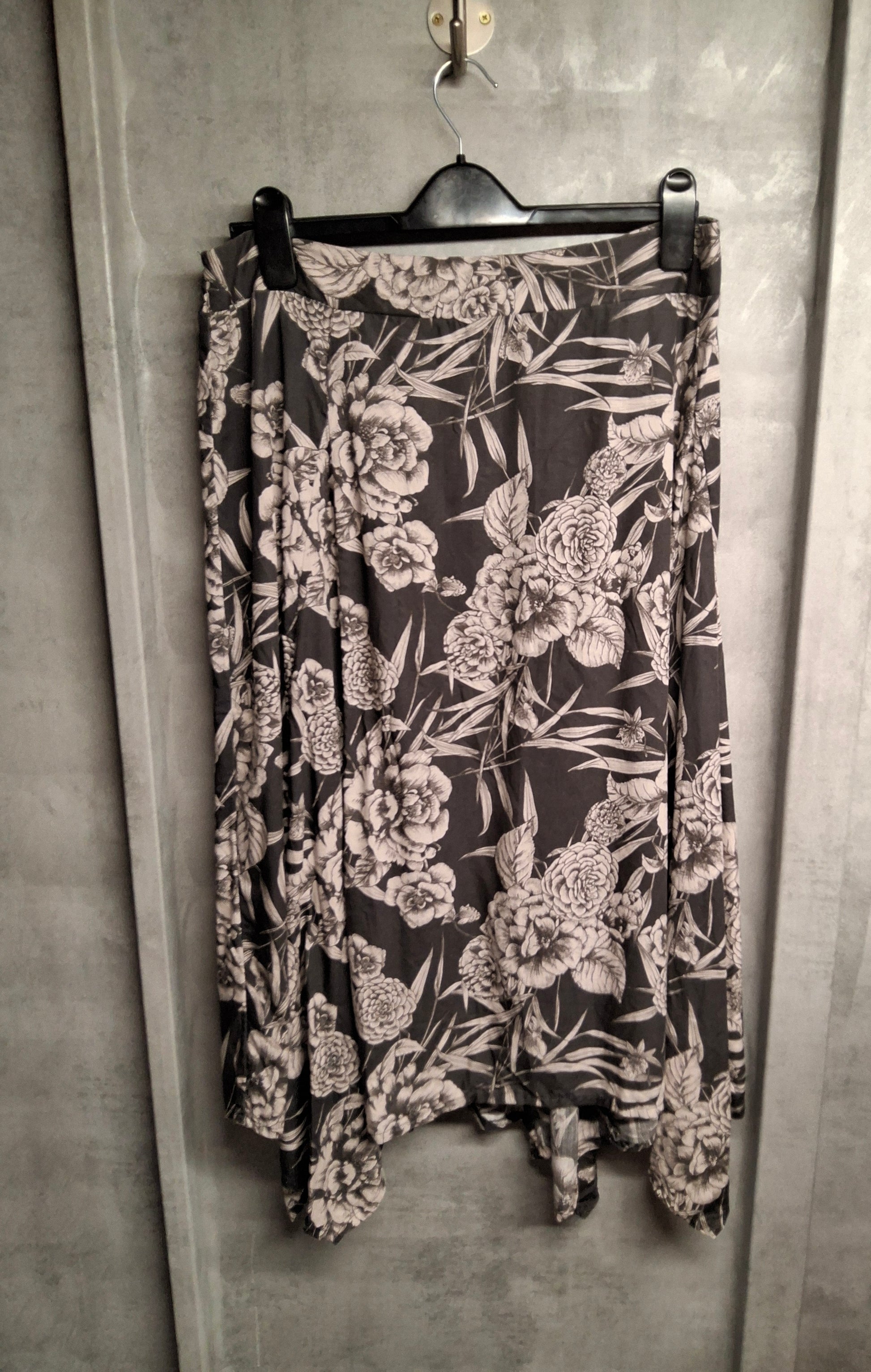 Thought Grey & White Floral Asymmetrical Midi Skirt – Size 18, 100% Lyocell, Elastic Back